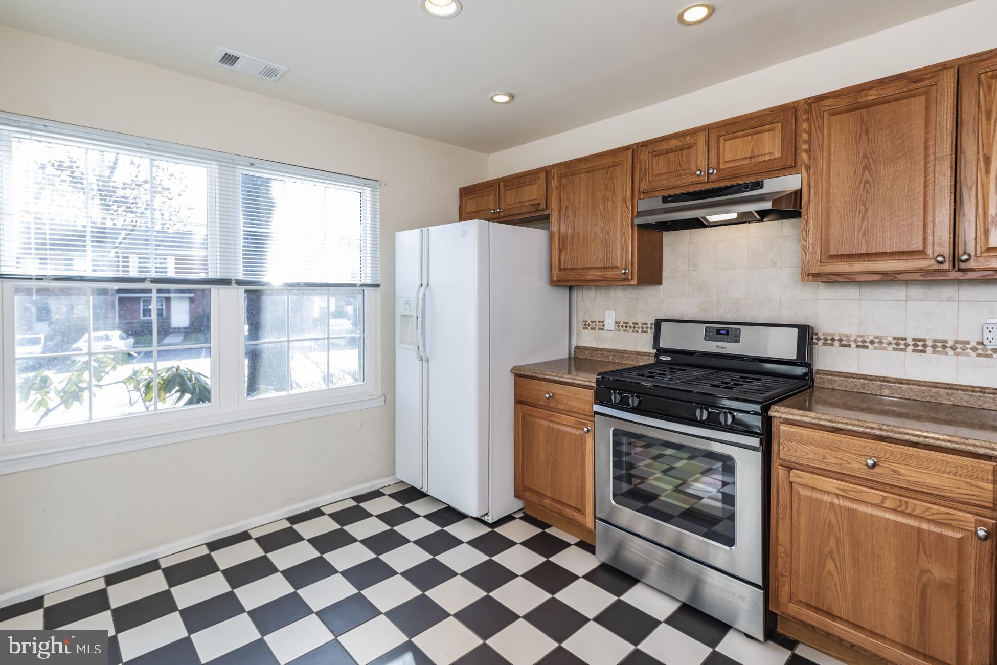 14 ABELIA COURT