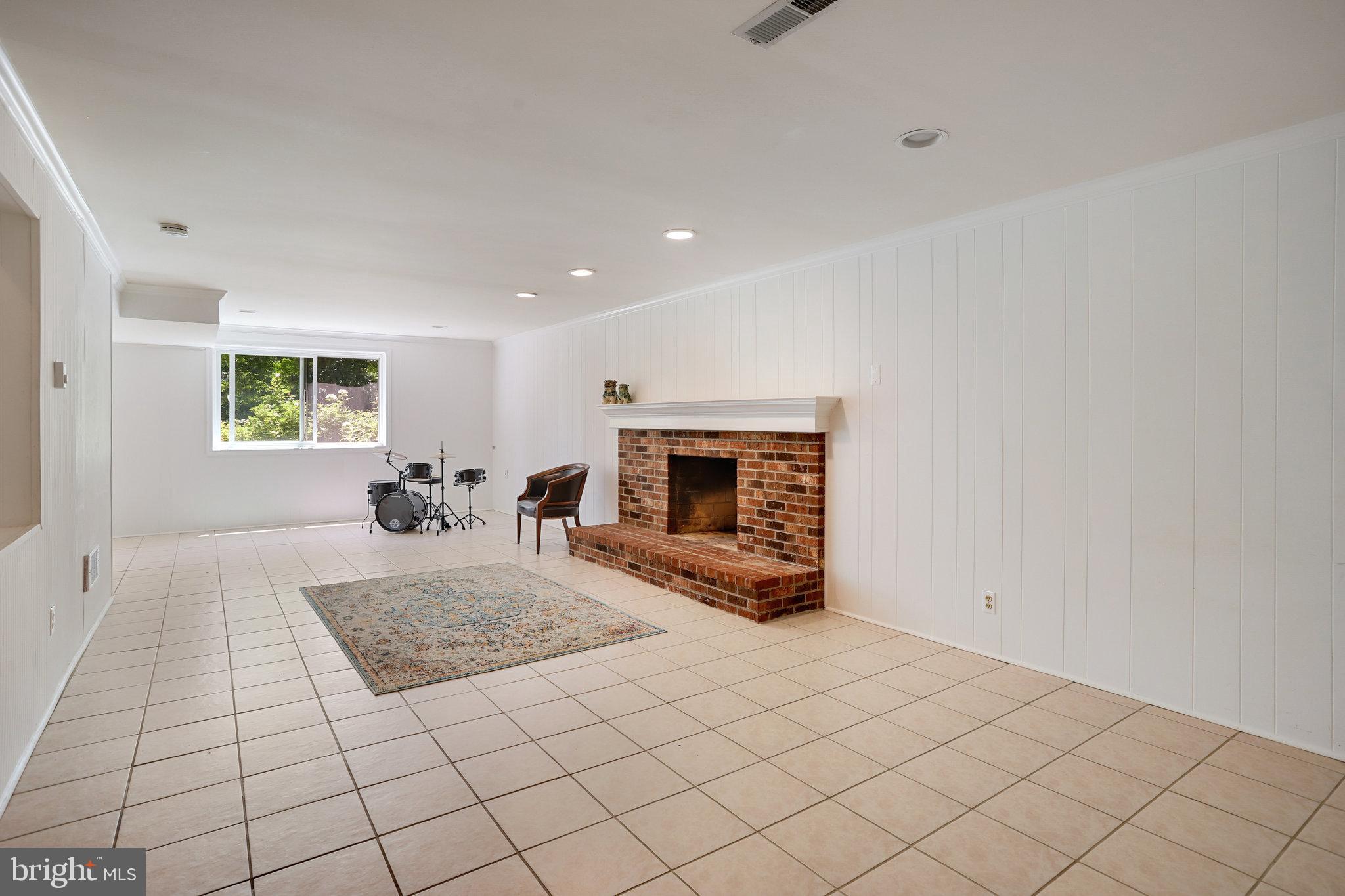 BRADFORDS REST - Residential