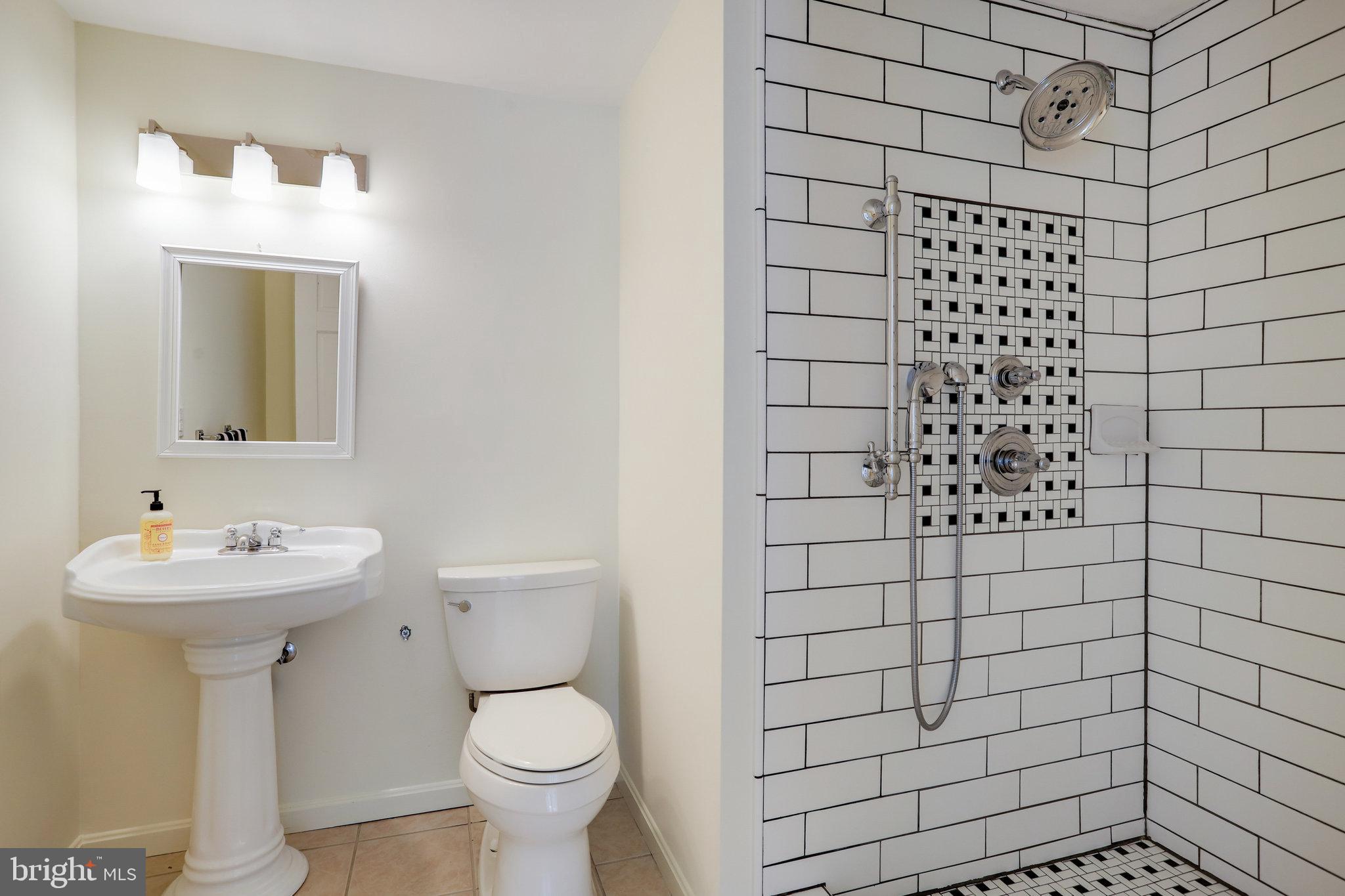 BRADFORDS REST - Residential