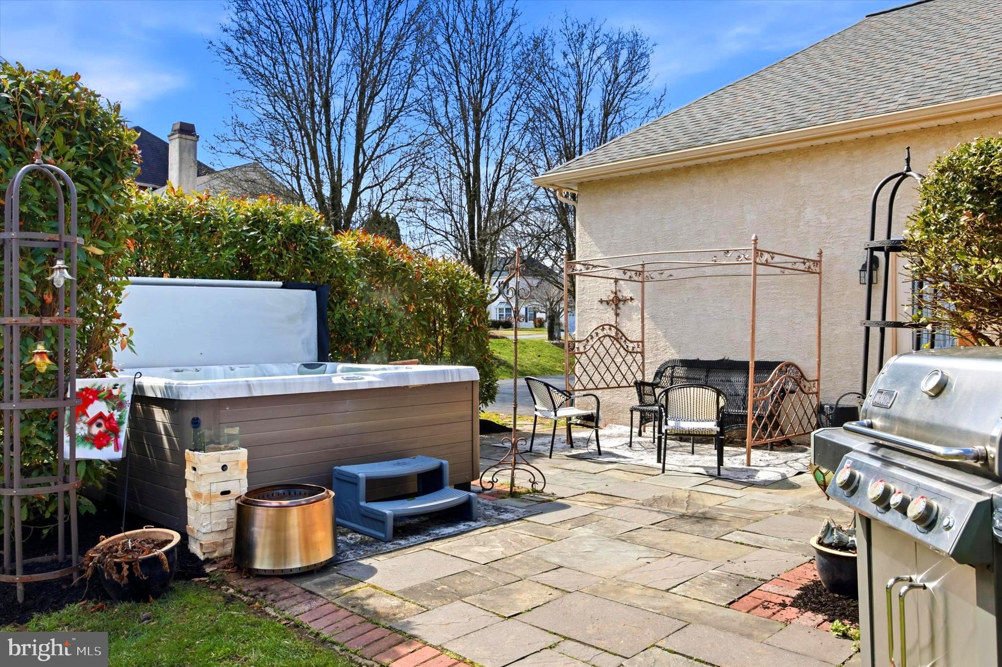 THORNBURY HUNT - Residential