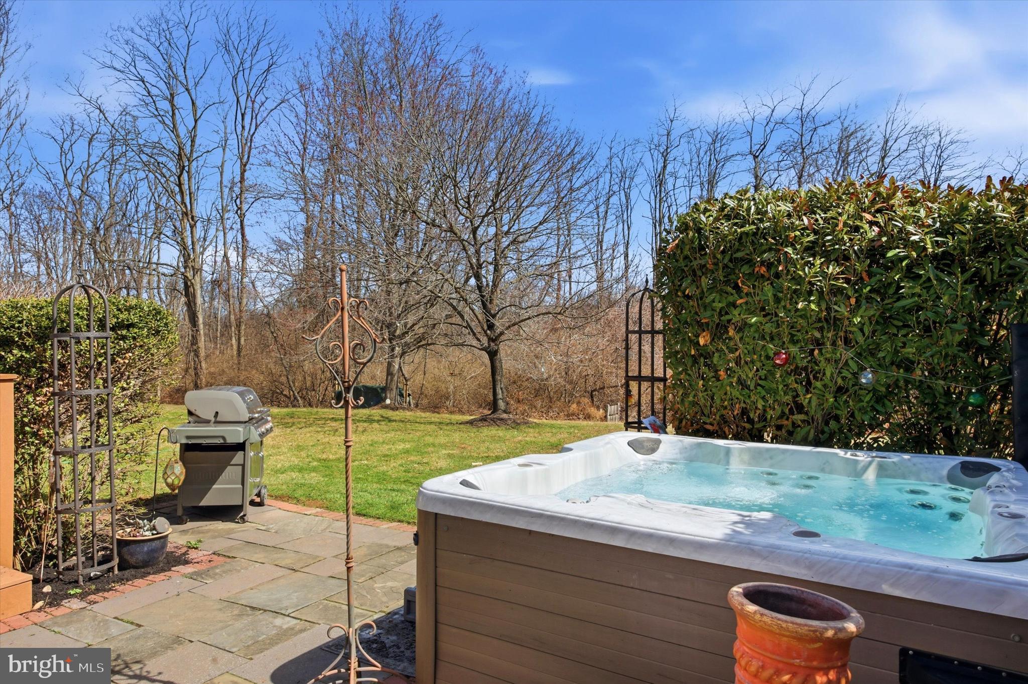 THORNBURY HUNT - Residential