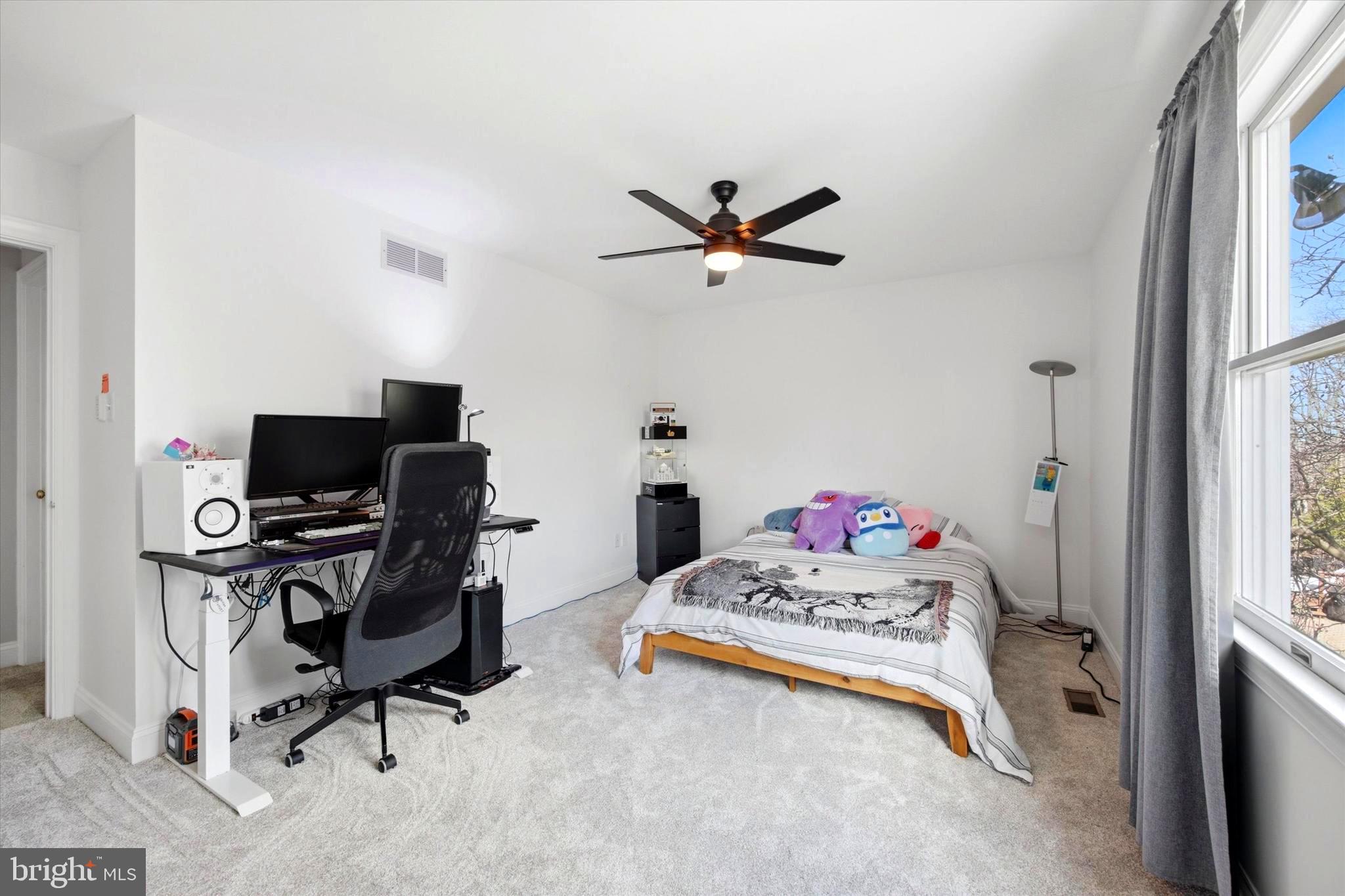 THORNBURY HUNT - Residential