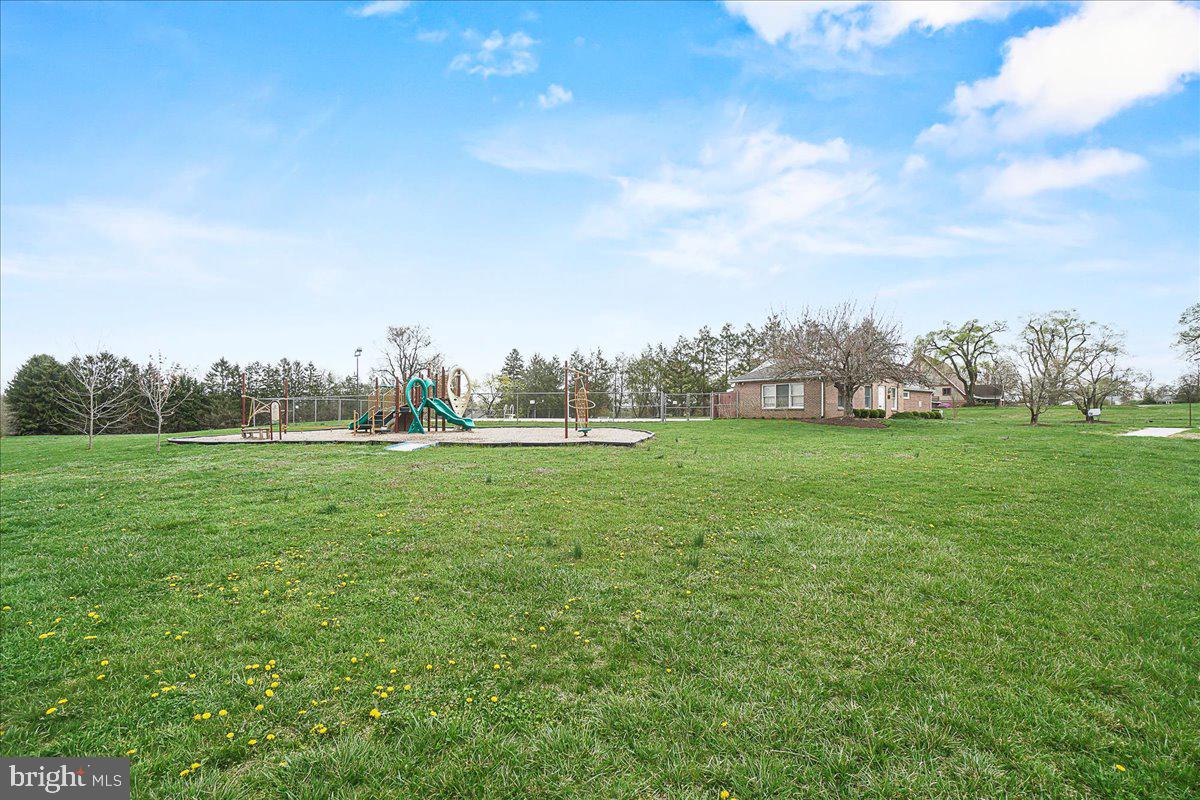 GLADE TOWN - Residential Lease