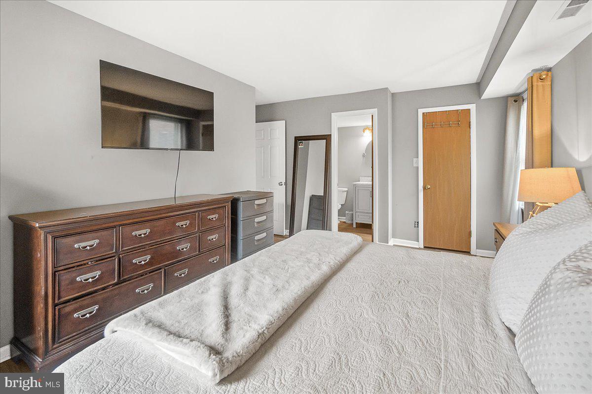 GLADE TOWN - Residential Lease