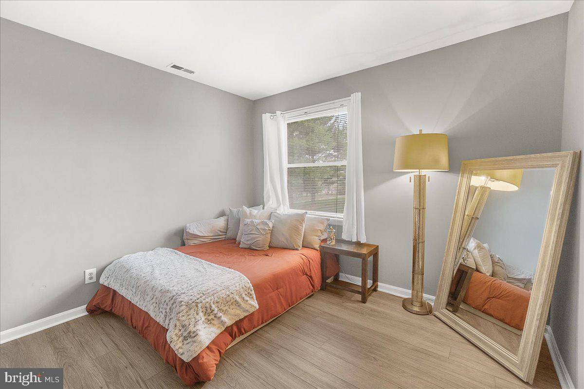 GLADE TOWN - Residential Lease