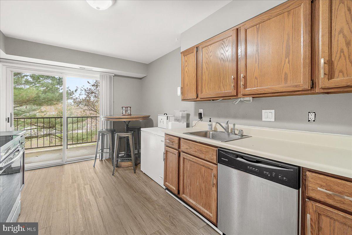 GLADE TOWN - Residential Lease