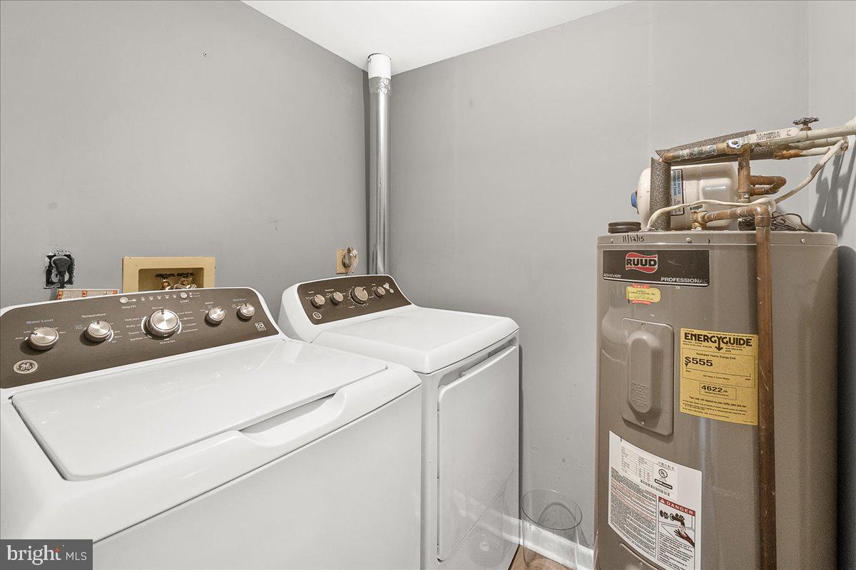 GLADE TOWN - Residential Lease