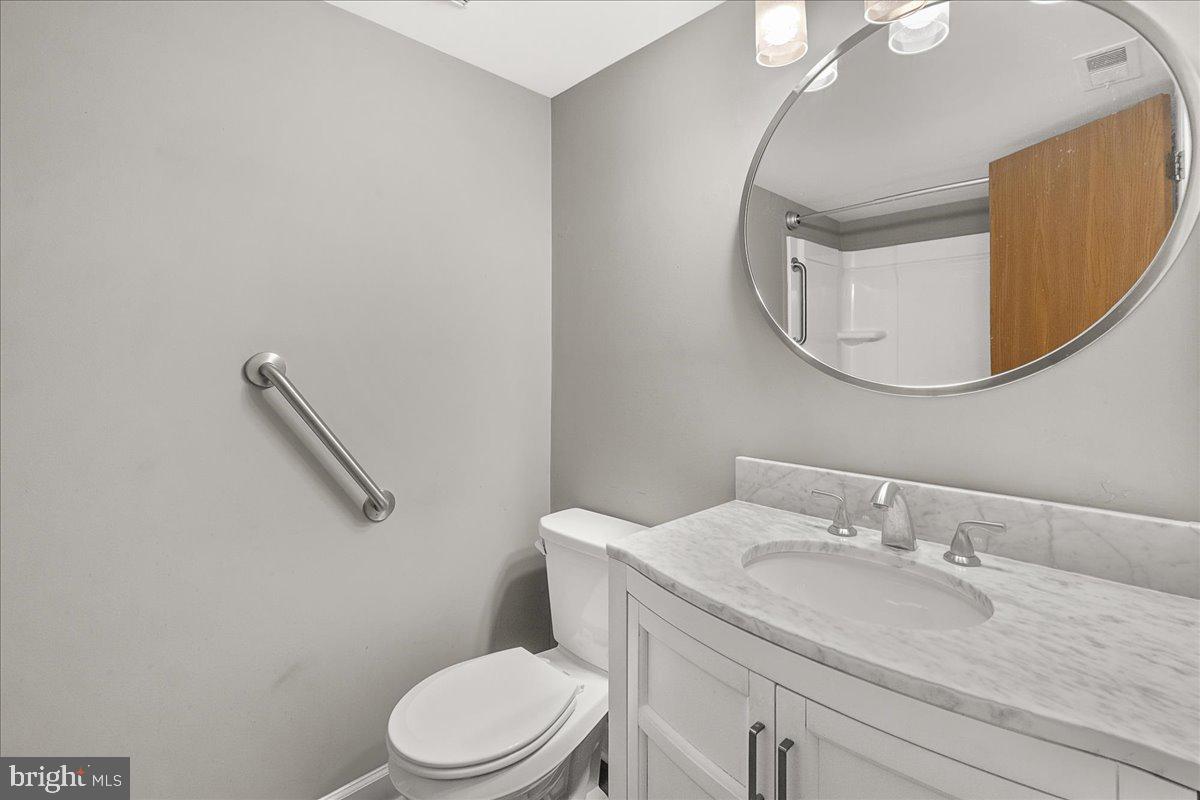 GLADE TOWN - Residential Lease