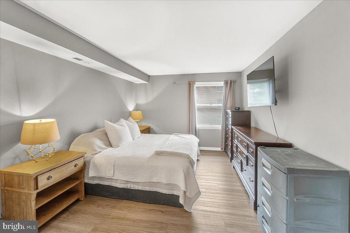 GLADE TOWN - Residential Lease