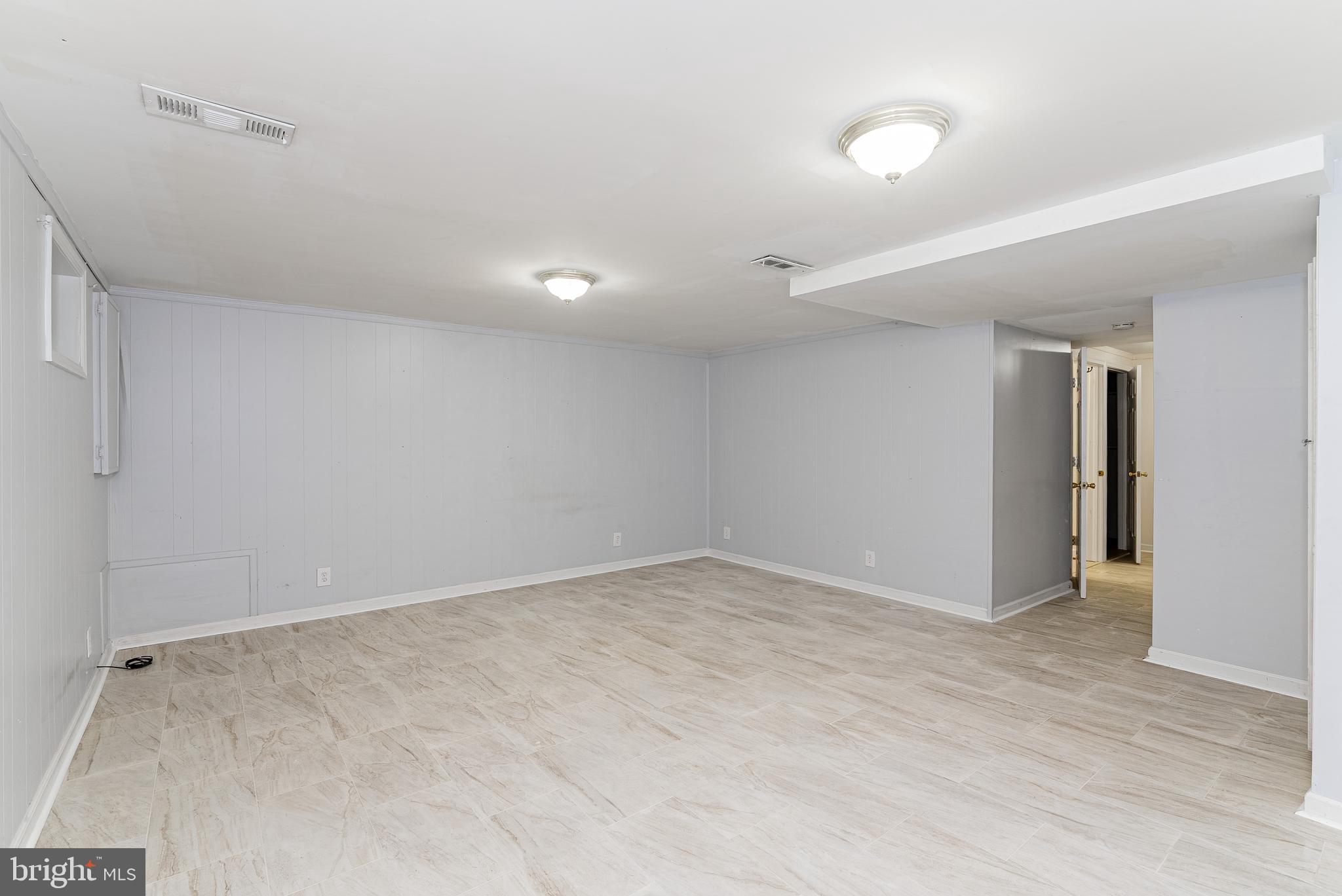 WOODMARK OF LAKE RIDGE - Residential Lease