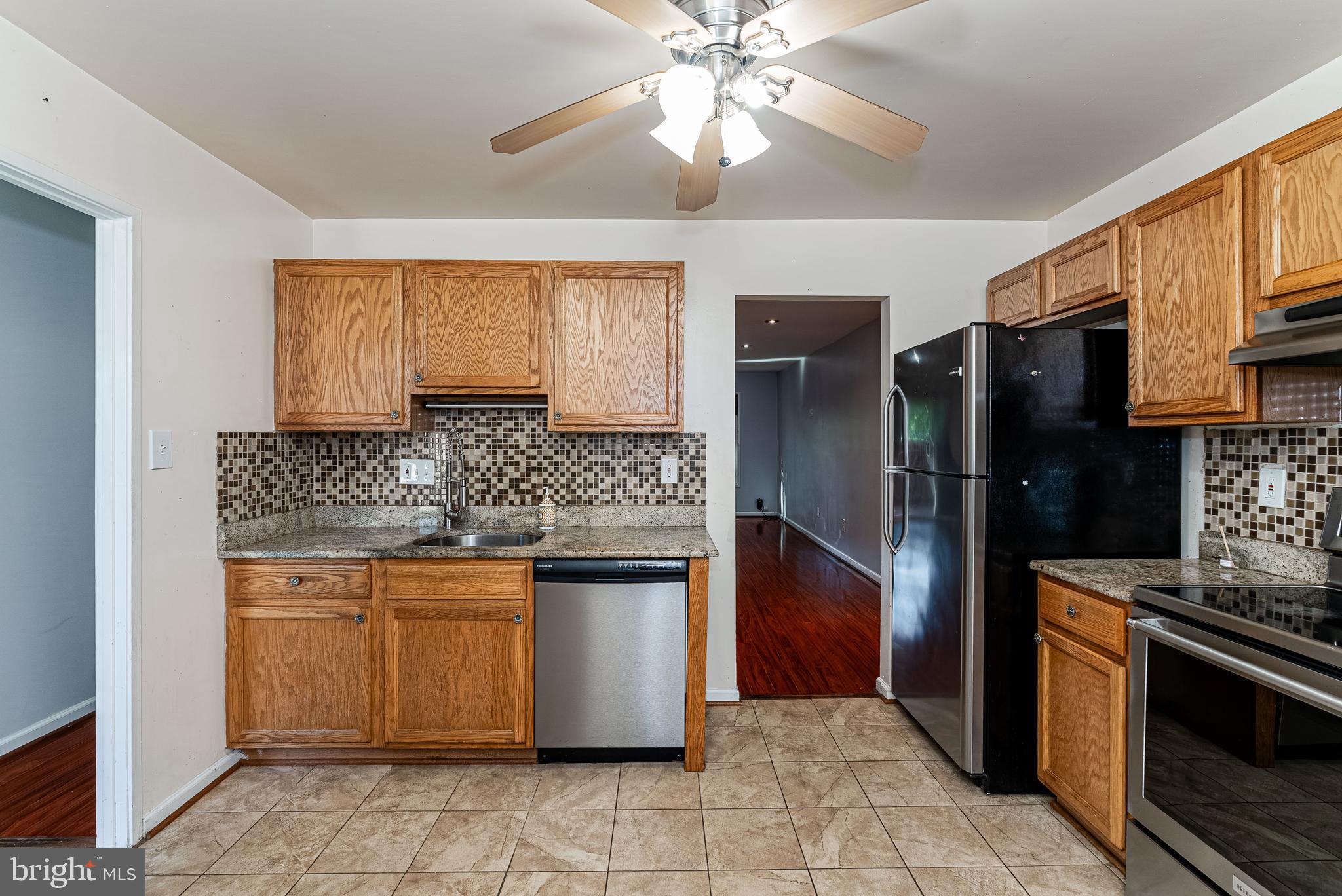 WOODMARK OF LAKE RIDGE - Residential Lease