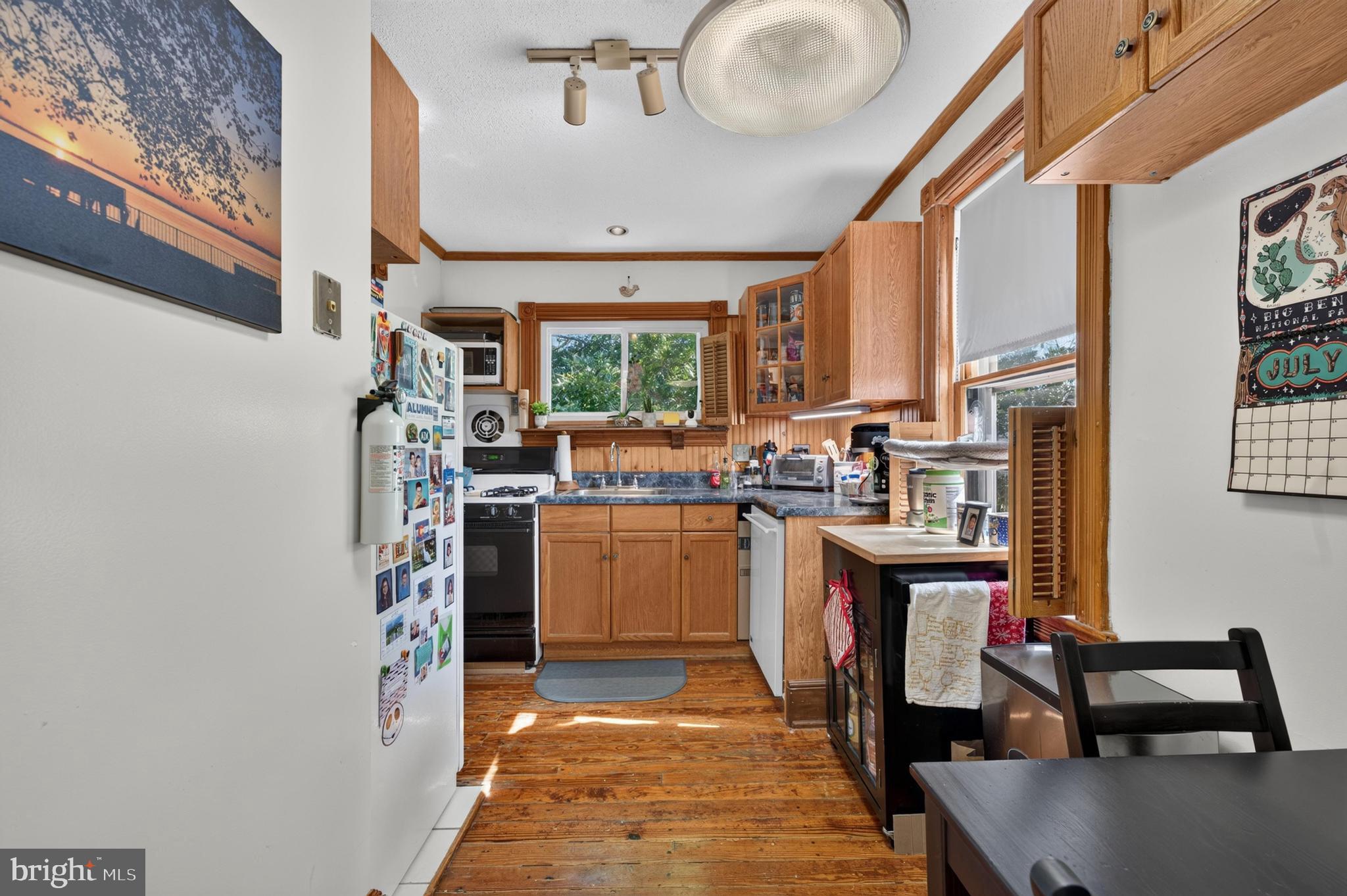 109 W EVESHAM AVENUE