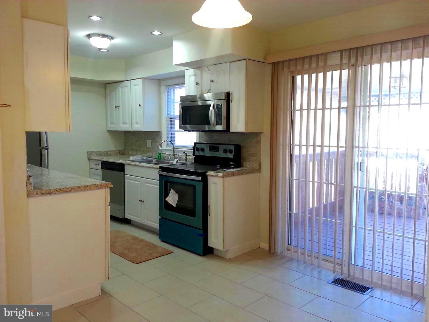 WEST LAUREL ACRES - Residential