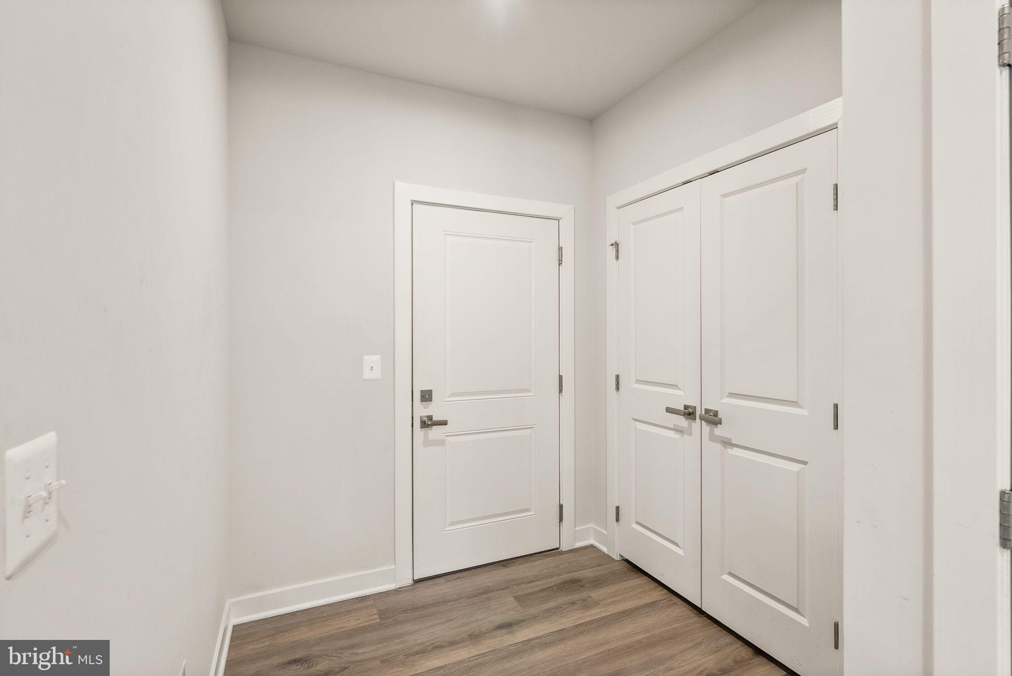 LOUDOUN VIEW CONDO FLATS - Residential