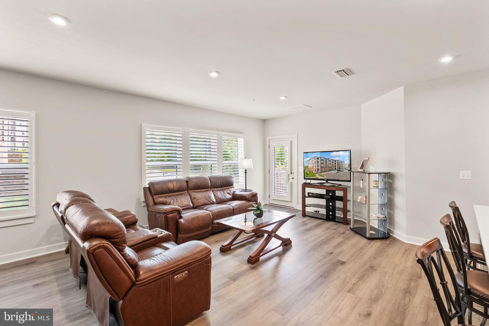 46270 MT ALLEN TERRACE 201