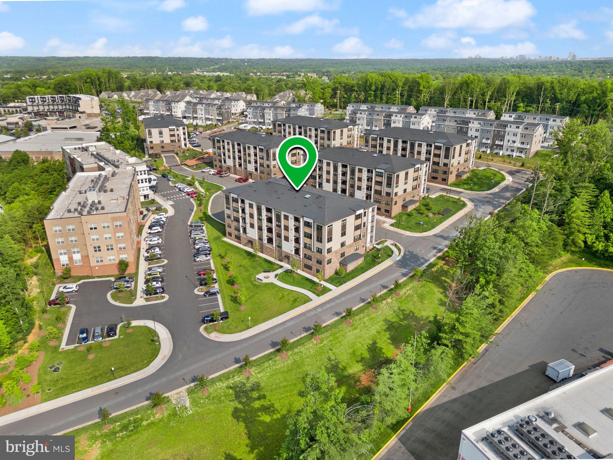 LOUDOUN VIEW CONDO FLATS - Residential