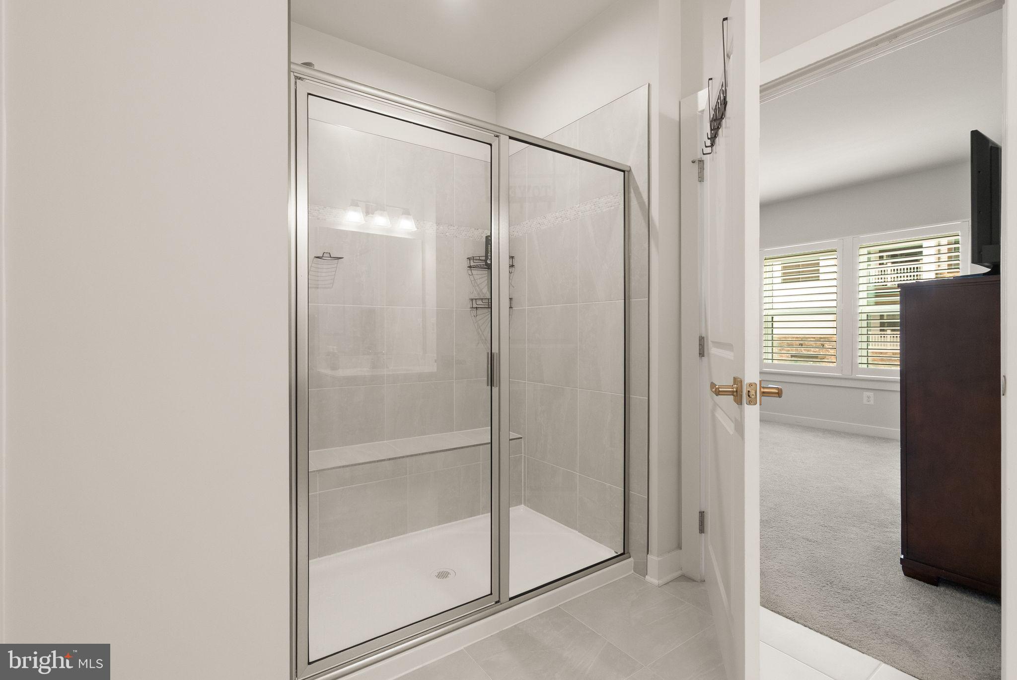 LOUDOUN VIEW CONDO FLATS - Residential