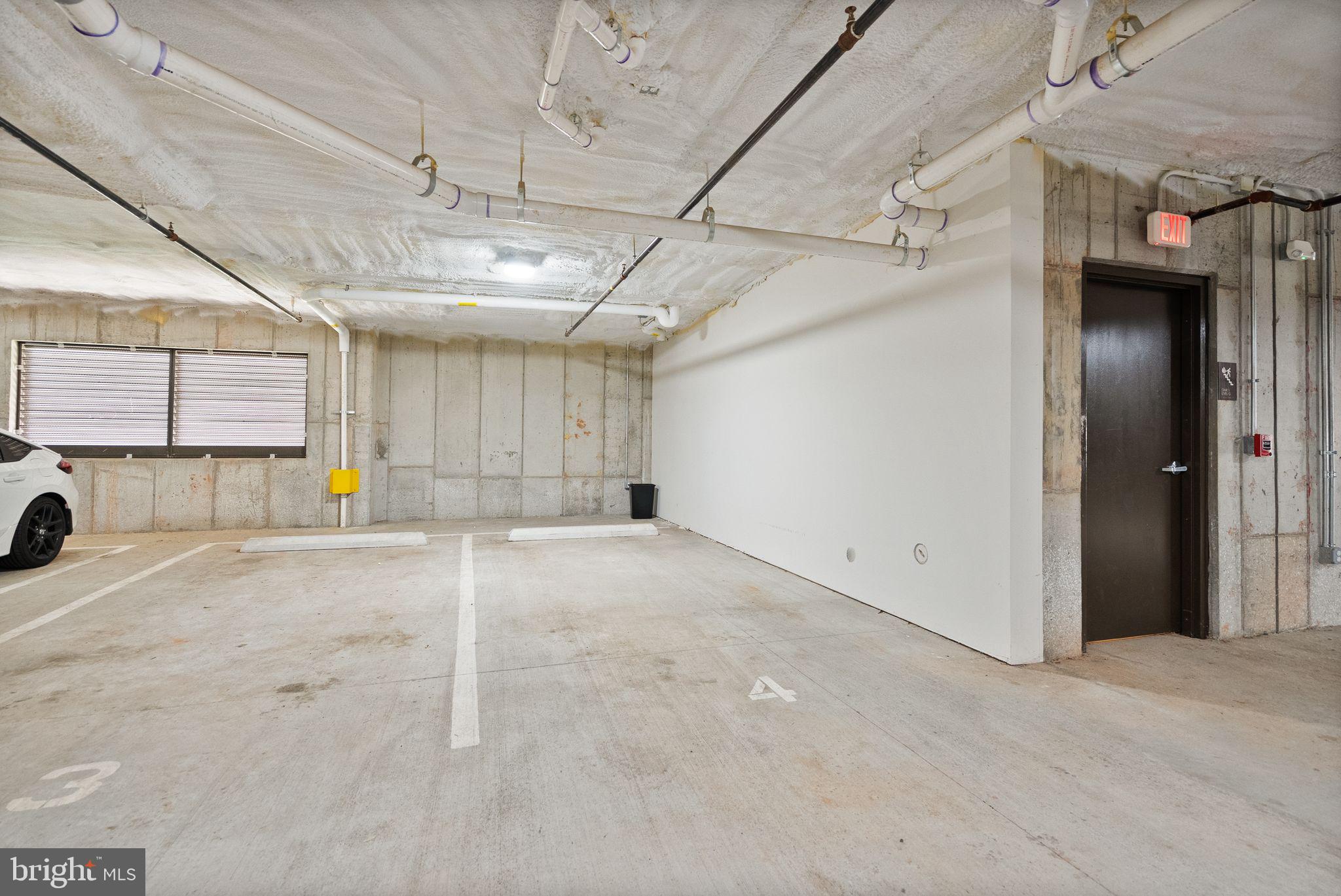 LOUDOUN VIEW CONDO FLATS - Residential