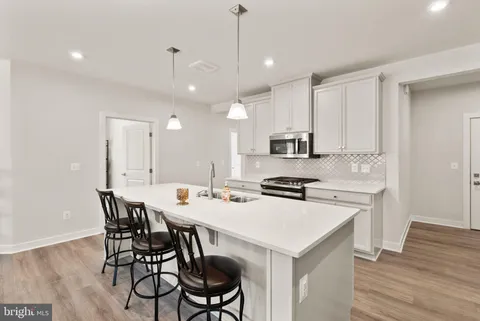 46270 Mt Allen Terrace Unit 201, Sterling, VA MLS: VALO2109256