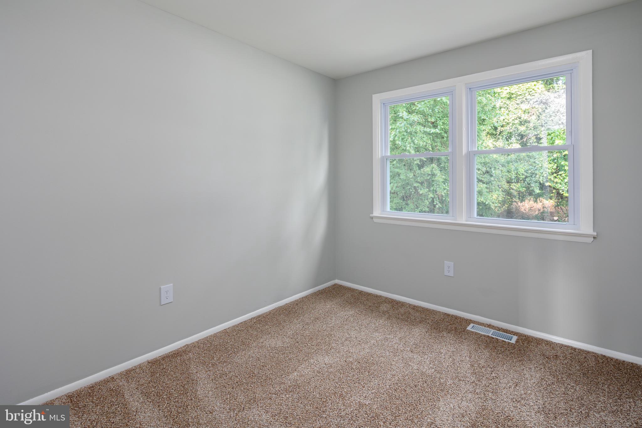 WHISPERING WOODS - Residential