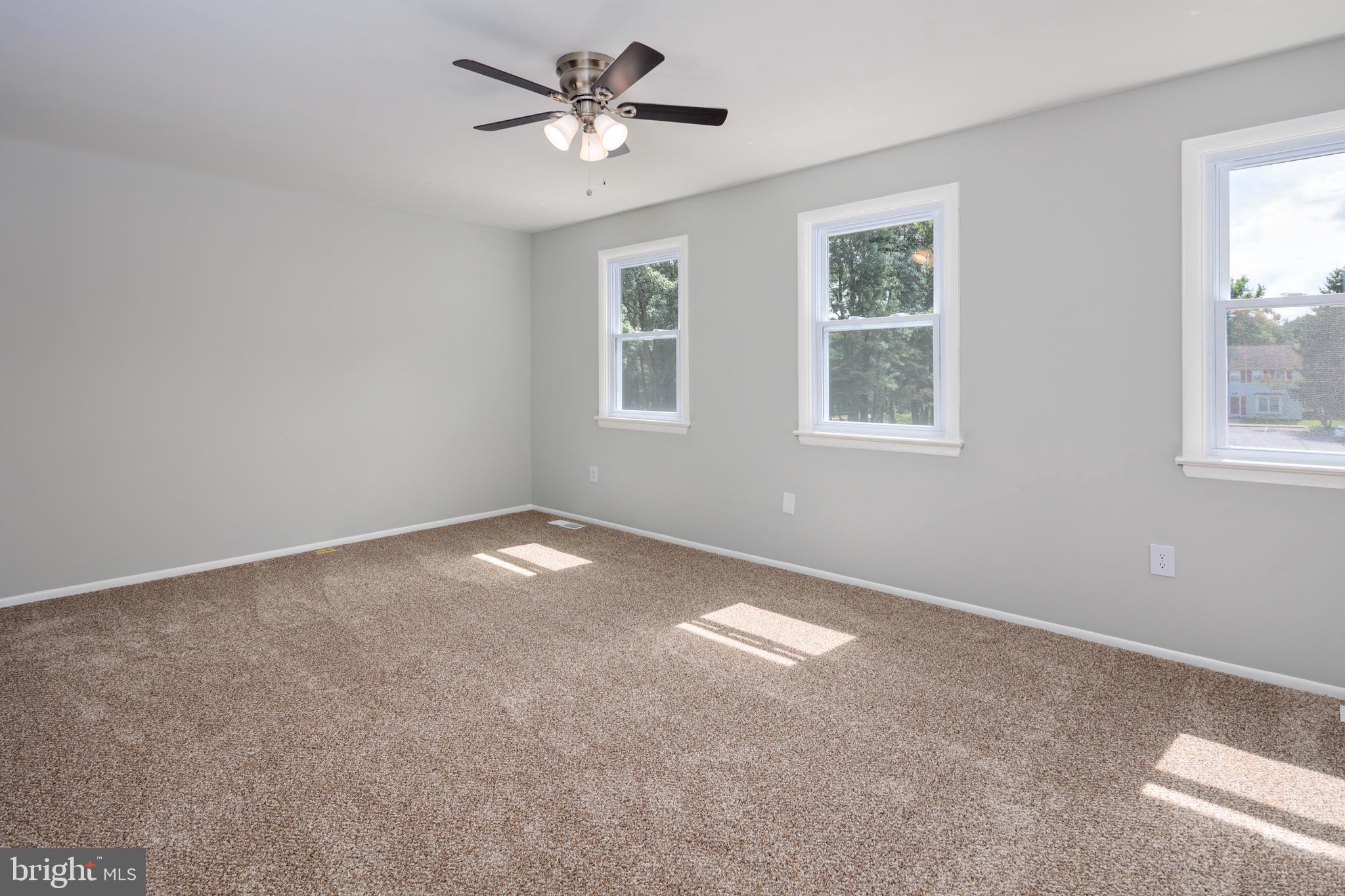 WHISPERING WOODS - Residential