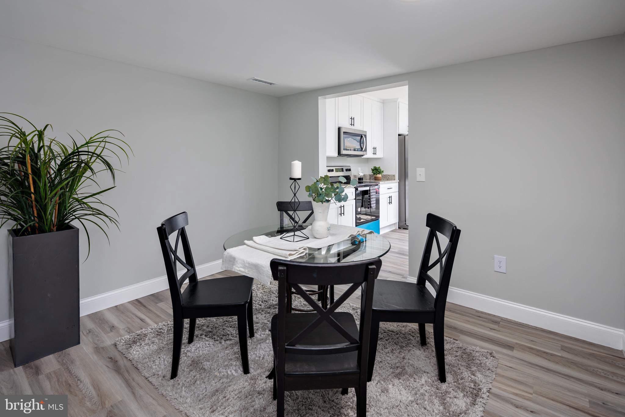 WHISPERING WOODS - Residential