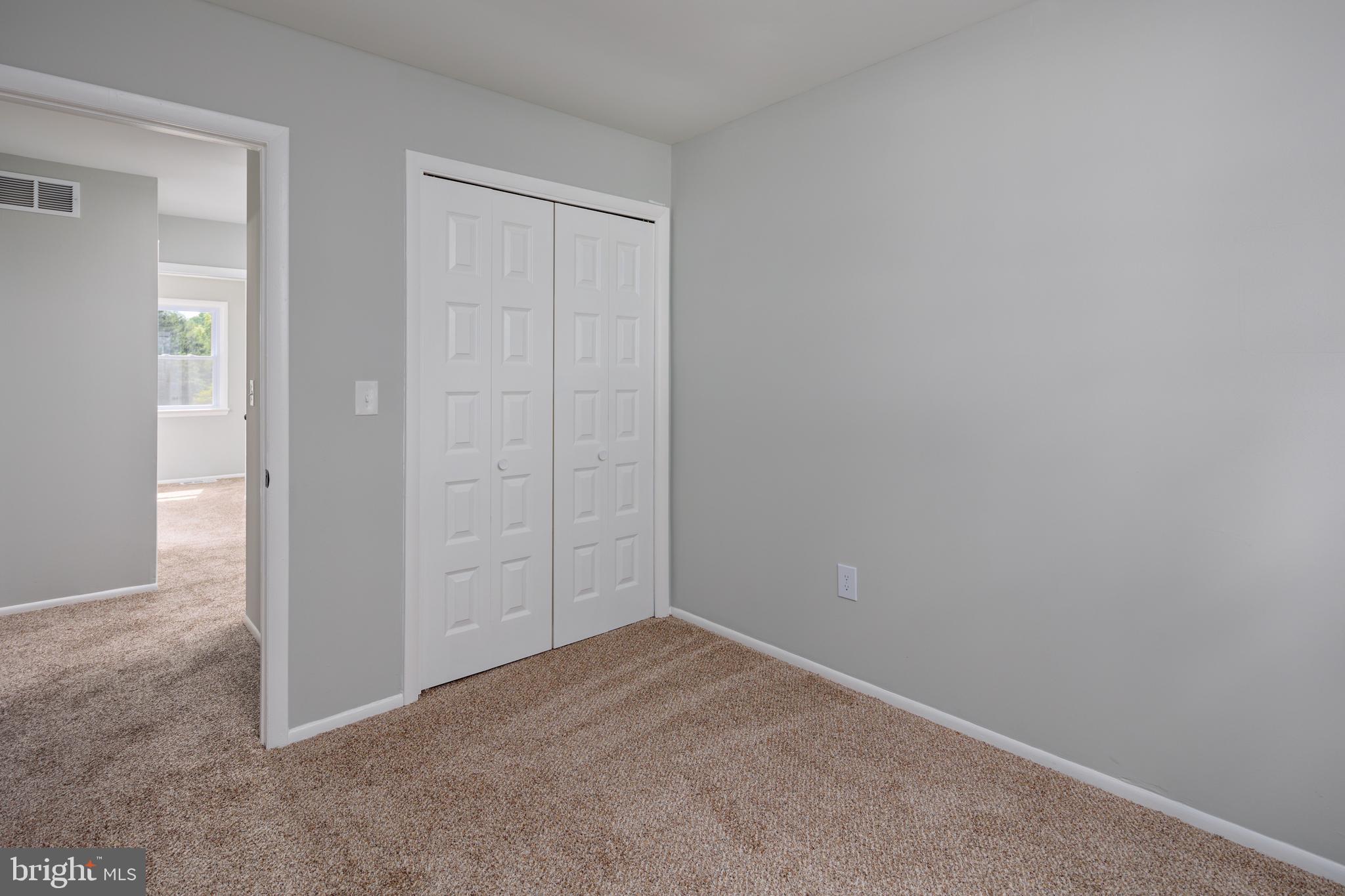 WHISPERING WOODS - Residential