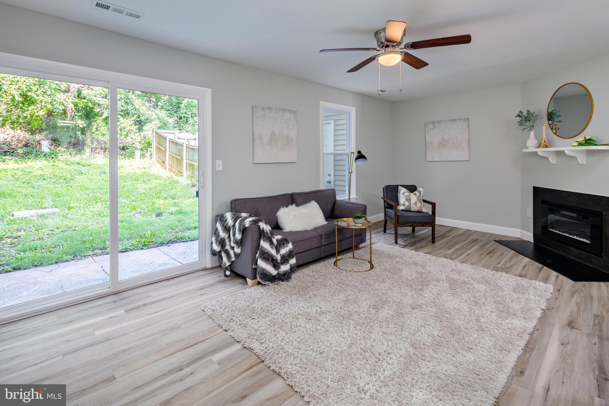 WHISPERING WOODS - Residential