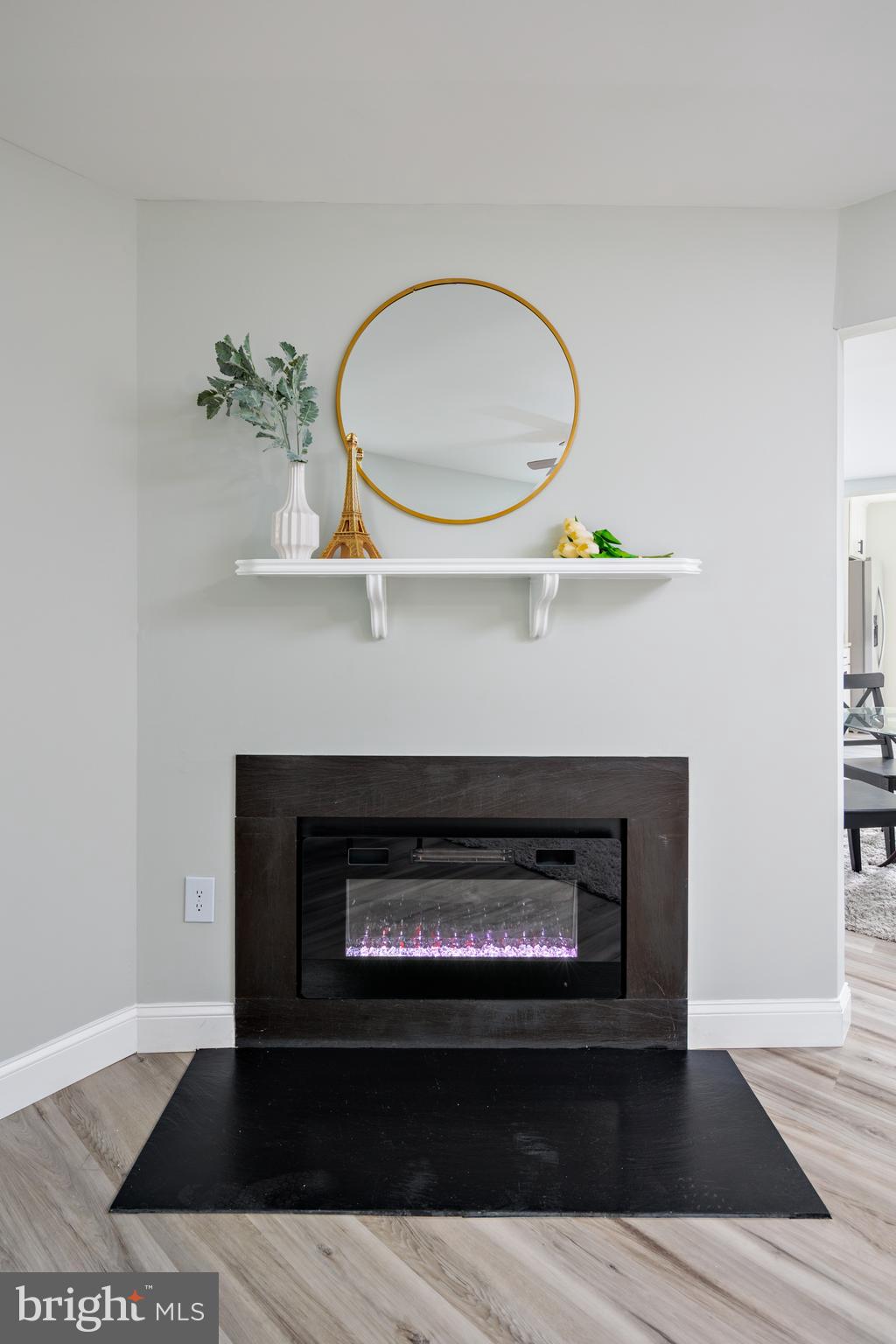 WHISPERING WOODS - Residential