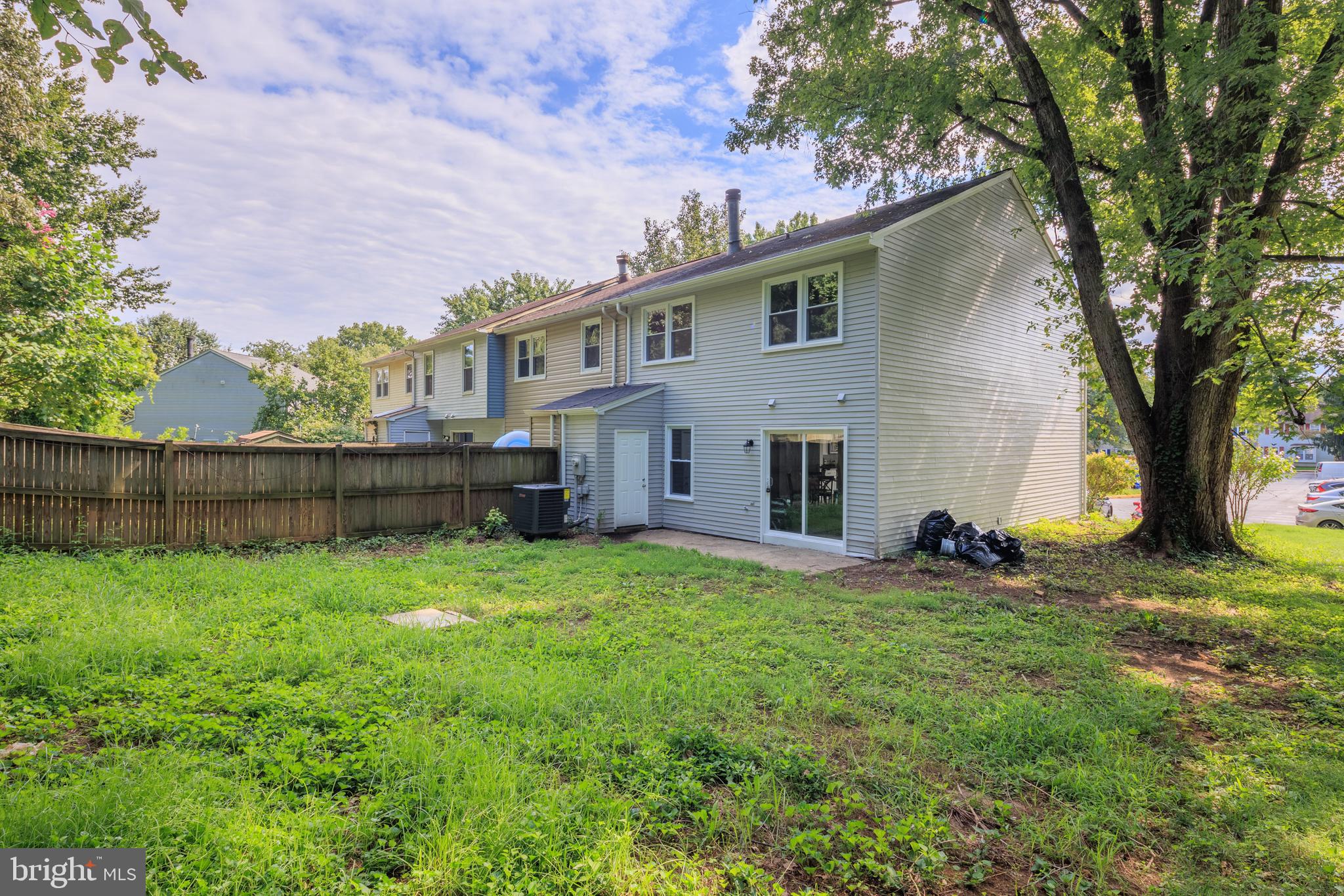 WHISPERING WOODS - Residential