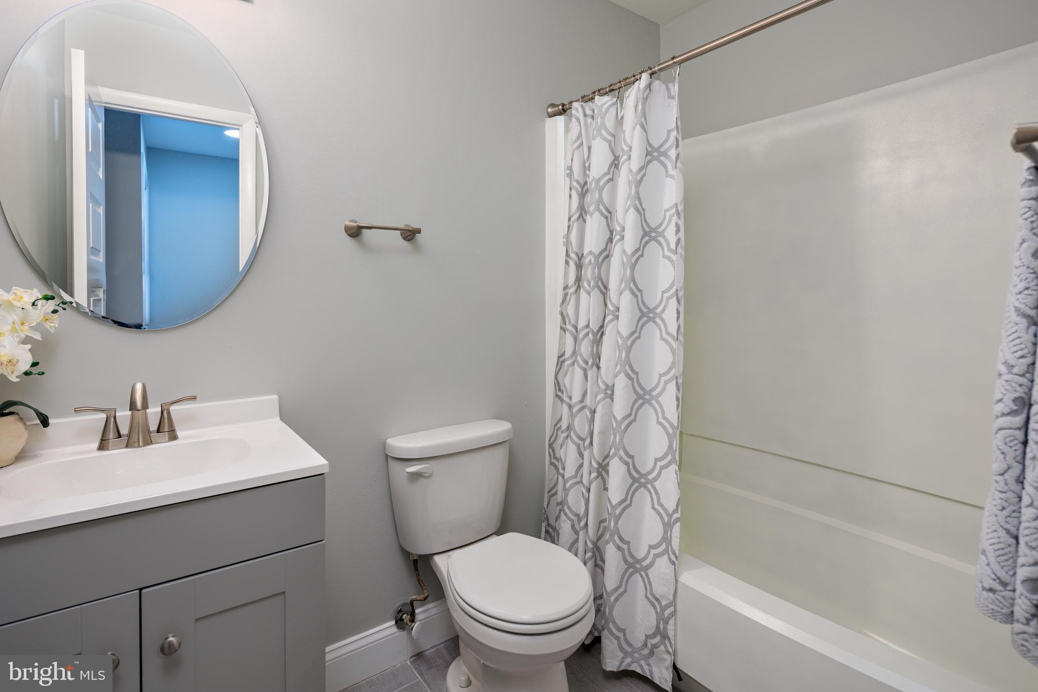 WHISPERING WOODS - Residential