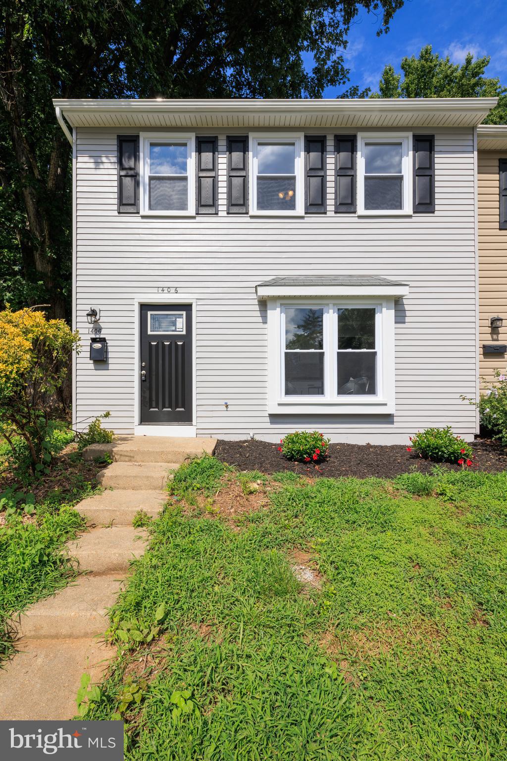 WHISPERING WOODS - Residential