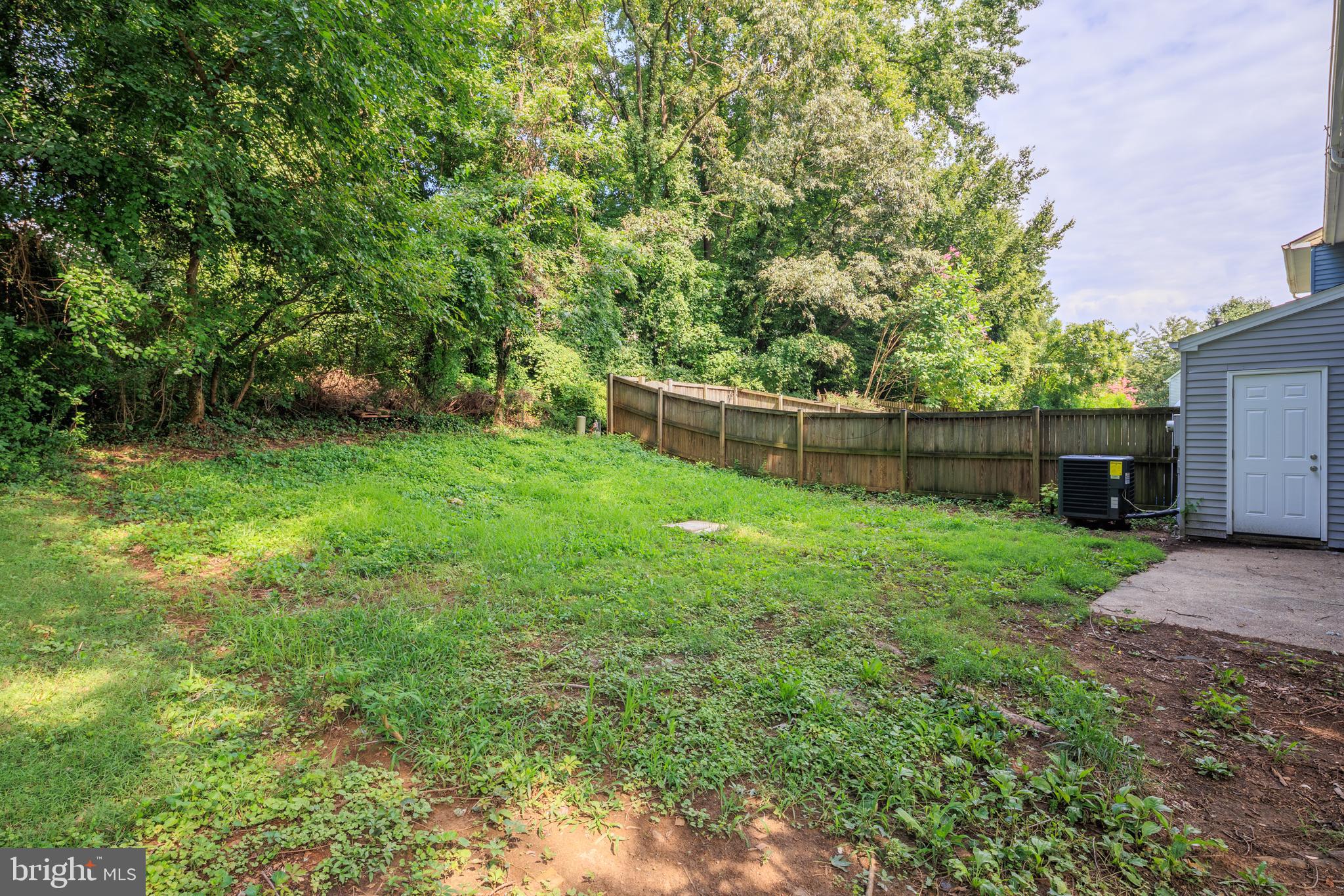 WHISPERING WOODS - Residential