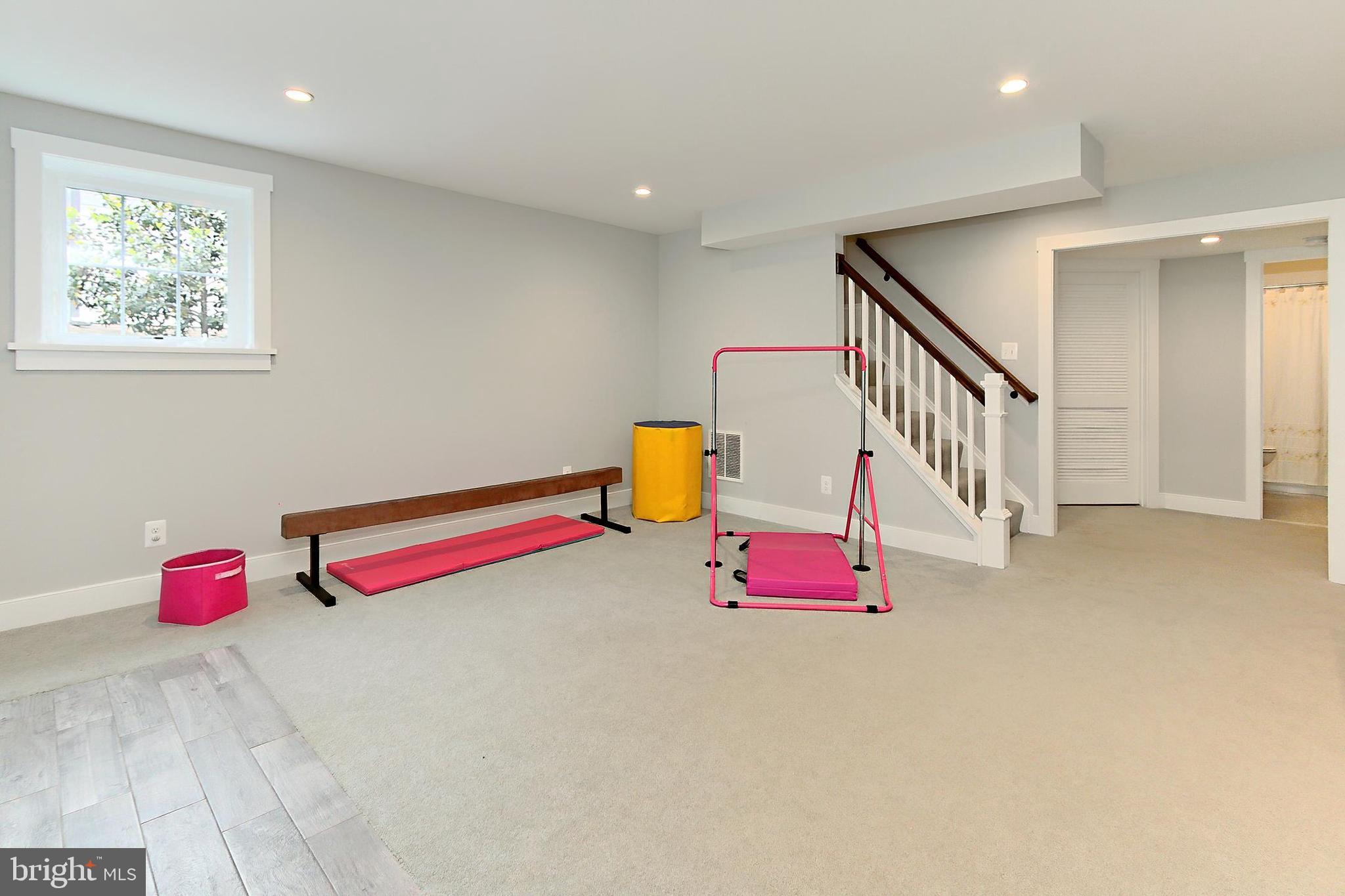 VIRGINIA FOREST - Residential