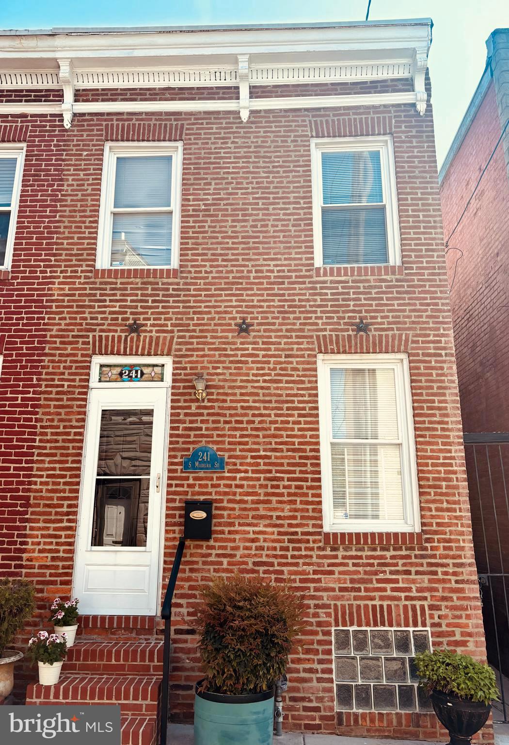 BUTCHERS HILL - Residential Lease