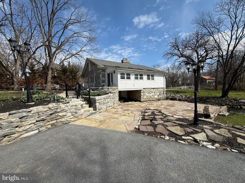 Homes For Sale - 535 S Mill Street<br/> LEBANON, PA 17042