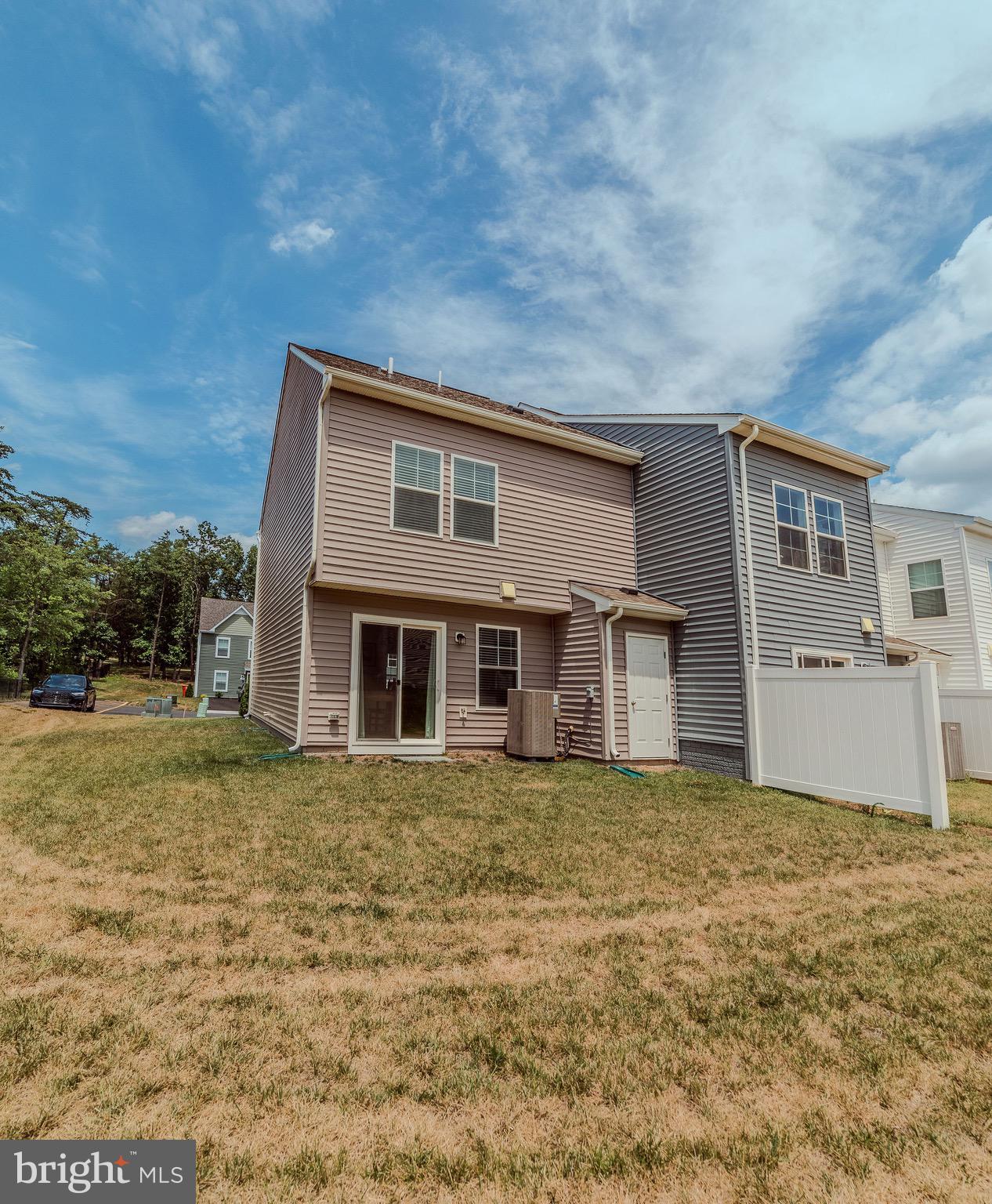 WHISPERING PINES - Residential