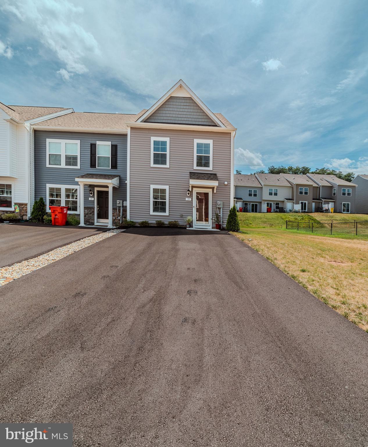 WHISPERING PINES - Residential