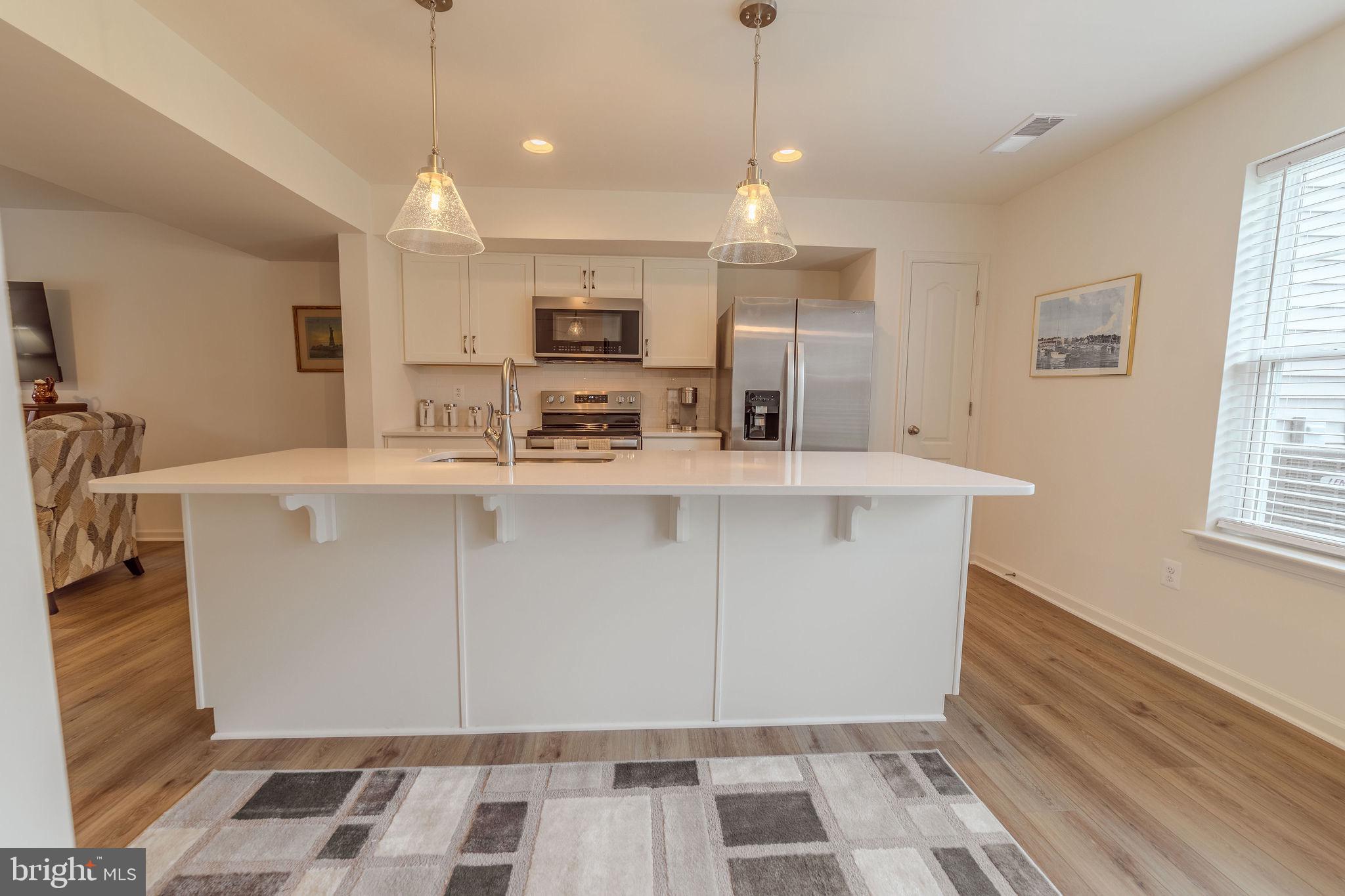 WHISPERING PINES - Residential