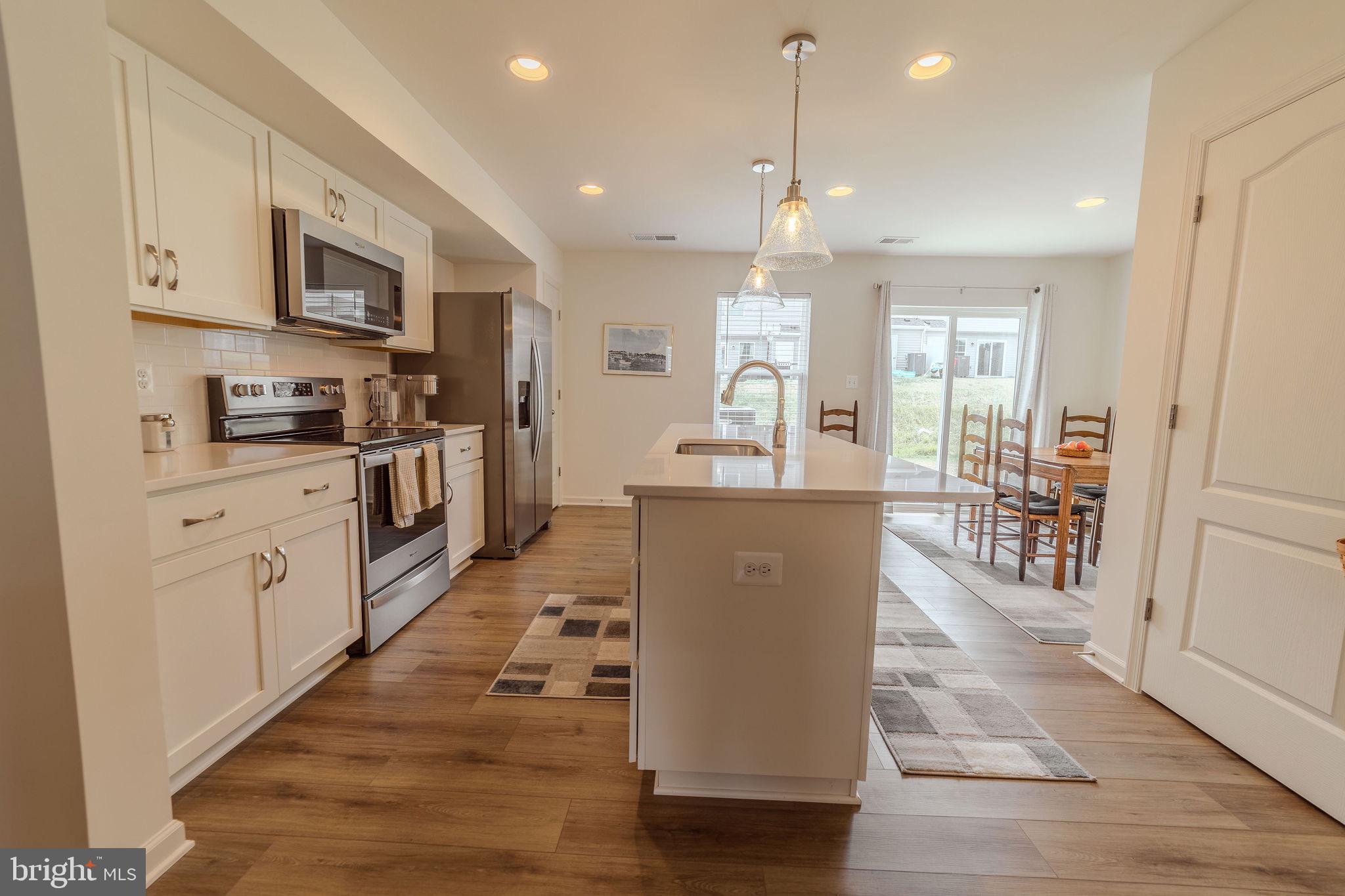 WHISPERING PINES - Residential