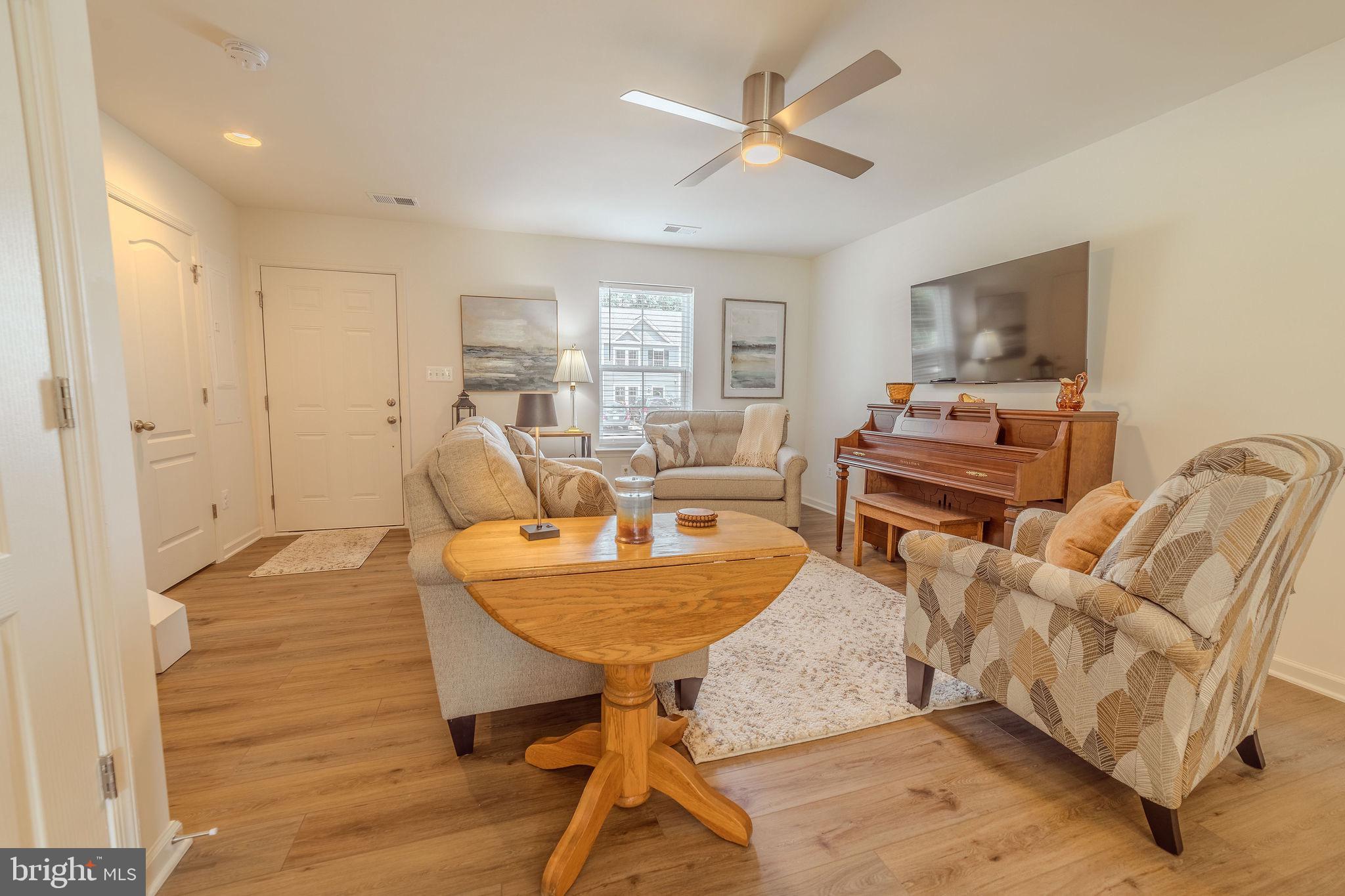 WHISPERING PINES - Residential