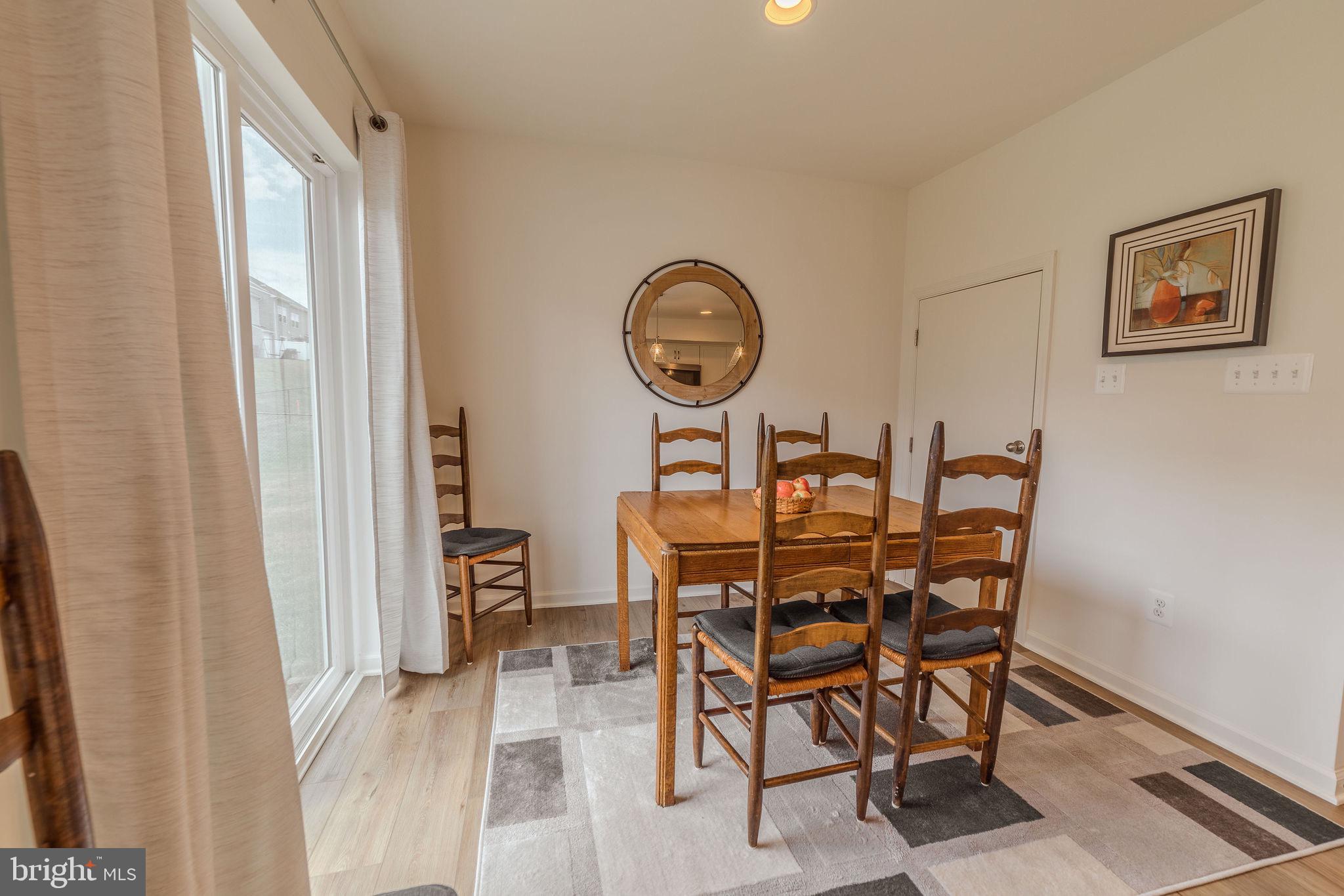 WHISPERING PINES - Residential