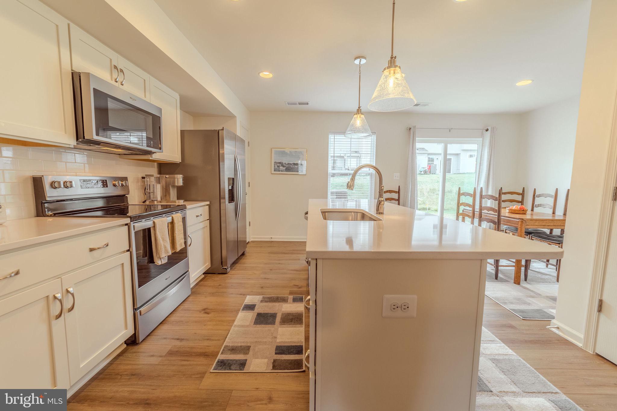 WHISPERING PINES - Residential