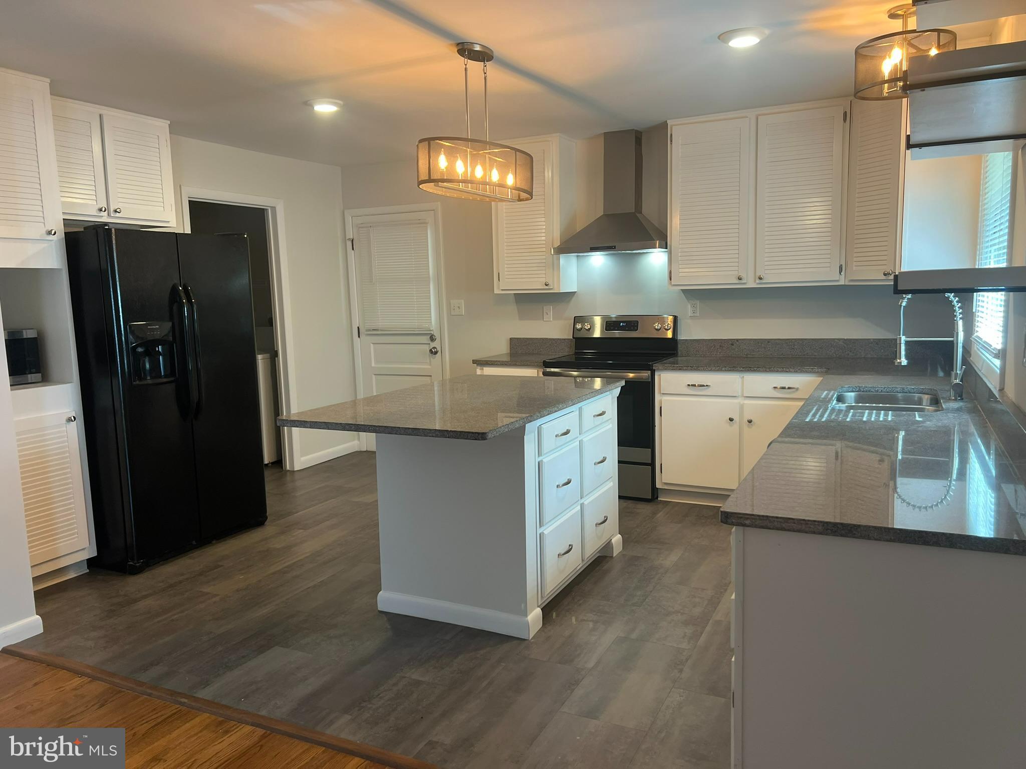 22595 OLD ROLLING ROAD