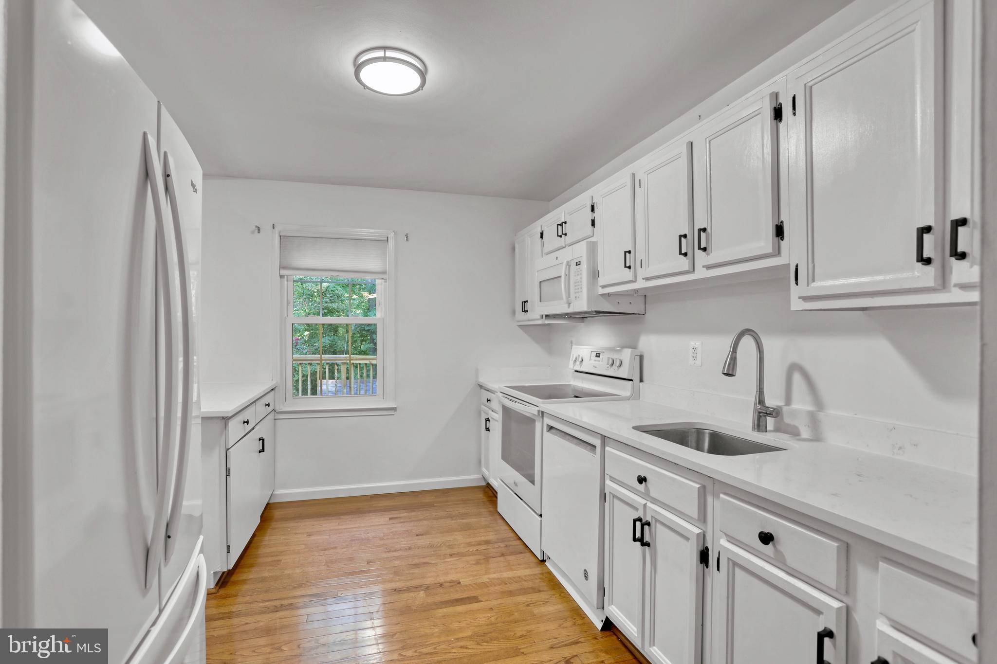 NEWINGTON STATION - Residential