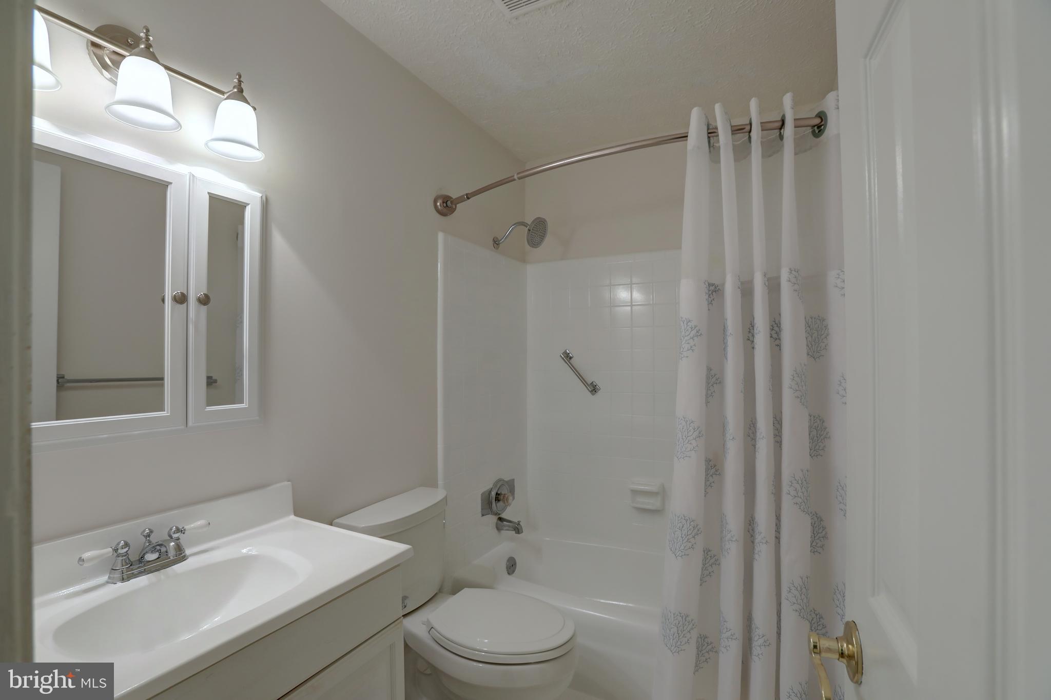 NEWINGTON STATION - Residential