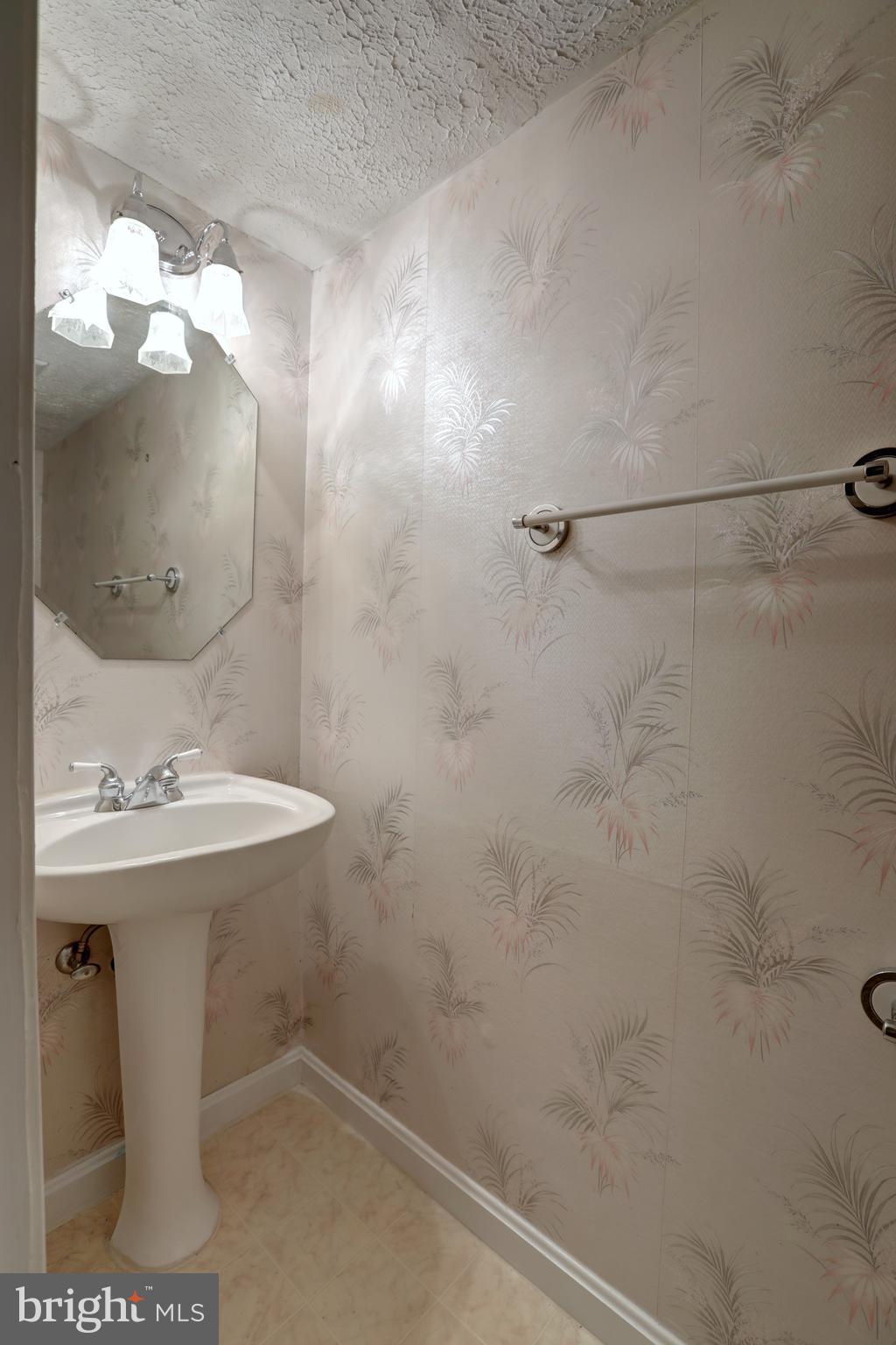 NEWINGTON STATION - Residential