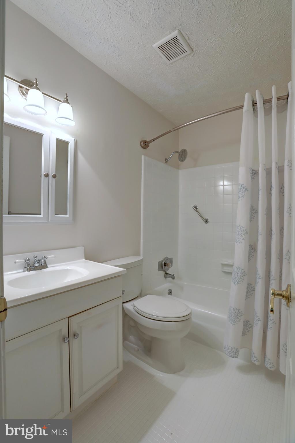 NEWINGTON STATION - Residential