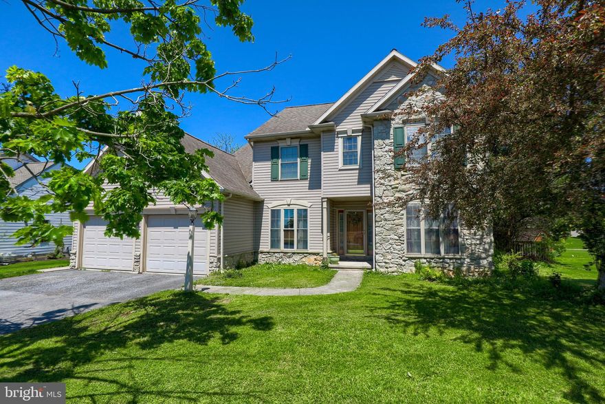 Open floor plan 4 bedroom home with lots of natural light.  This 2476 square foot  home features all gas appliances, kitchen with island, 2 car oversized garage and full dry basement.