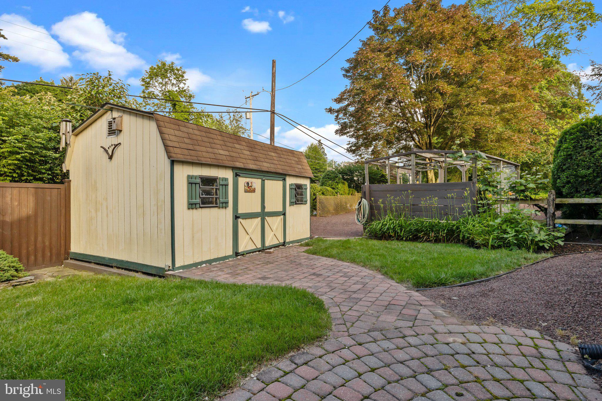 LANGHORNE CREST - Residential